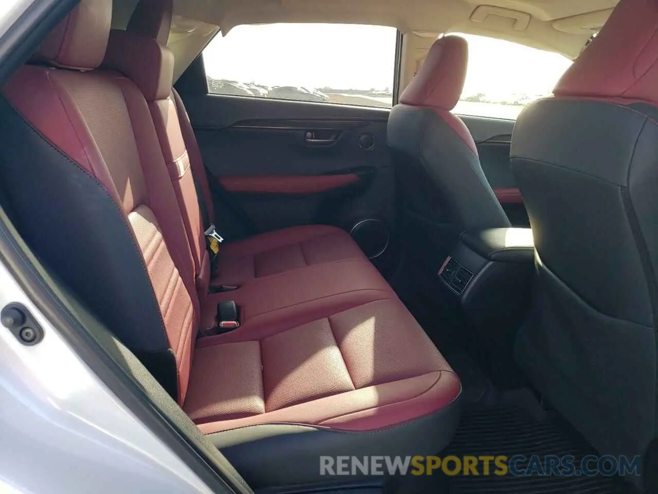 11 fotografías del automóvil dañado JTJGJRDZ0M5014172 LEXUS NX 2021