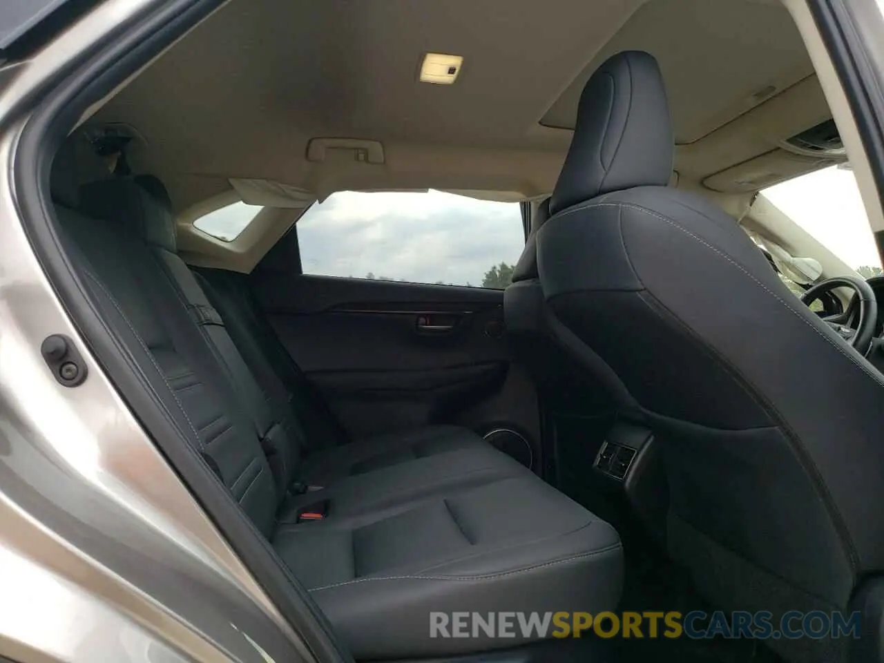 11 fotografías del automóvil dañado JTJGJRDZXM2165909 LEXUS NX 2021
