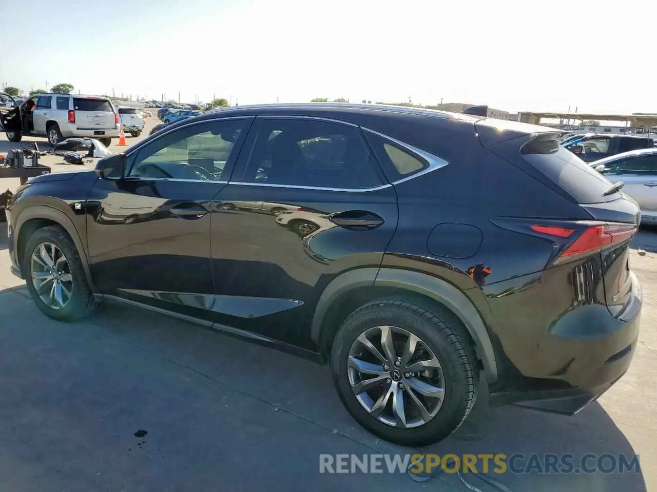 2 fotografías del automóvil dañado JTJSARBZ1M2191862 LEXUS NX 2021