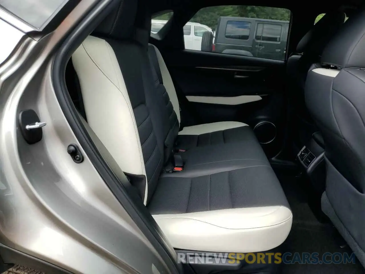 11 fotografías del automóvil dañado JTJSARDZ6M2256945 LEXUS NX 2021