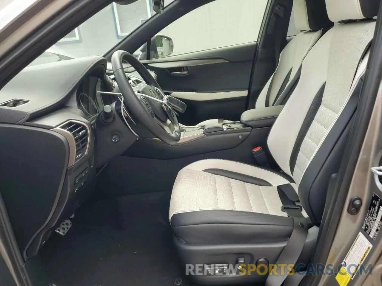 7 fotografías del automóvil dañado JTJSARDZ6M2256945 LEXUS NX 2021