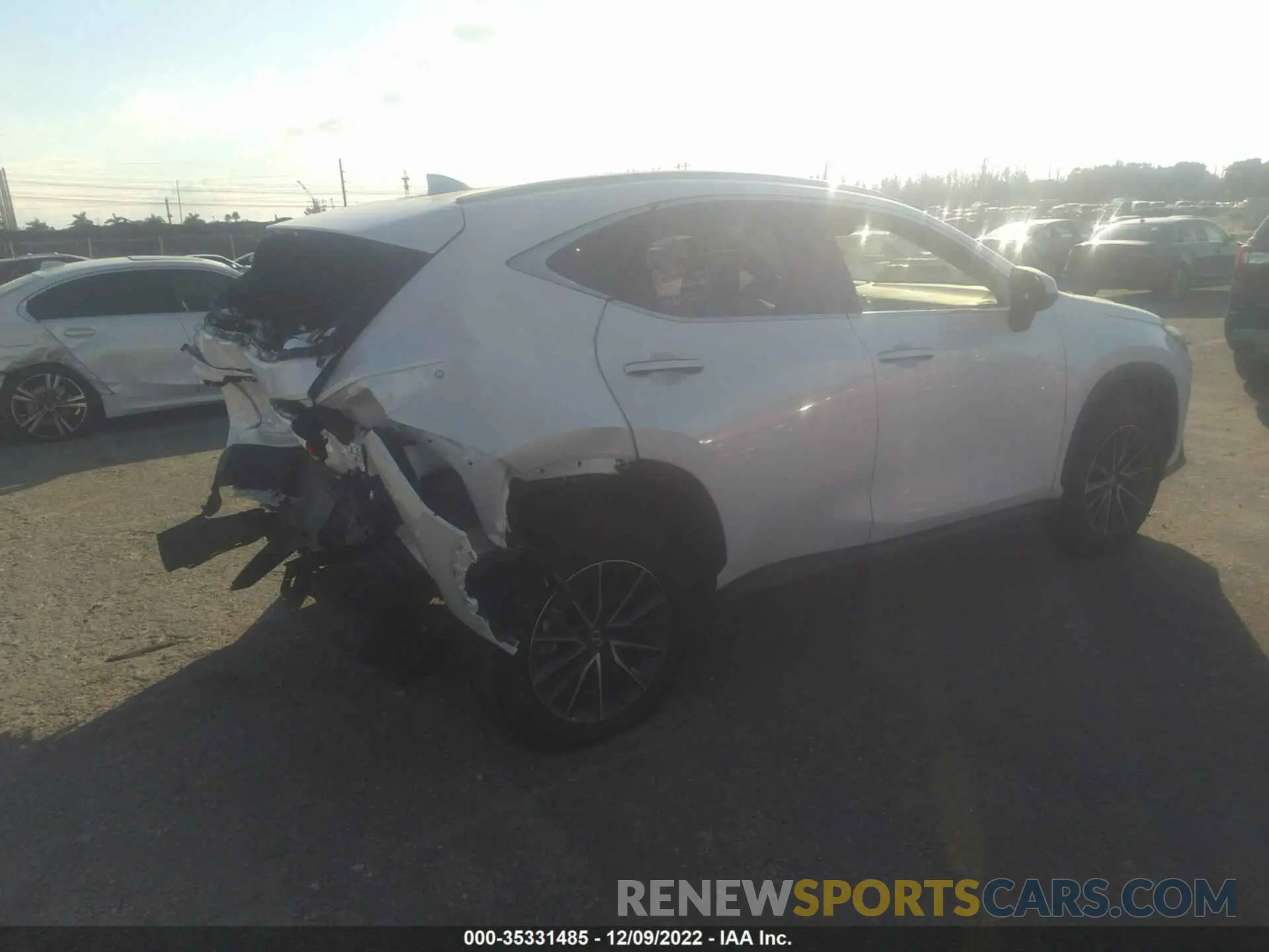 4 fotografías del automóvil dañado 2T2GGCEZ2NC012761 LEXUS NX 2022