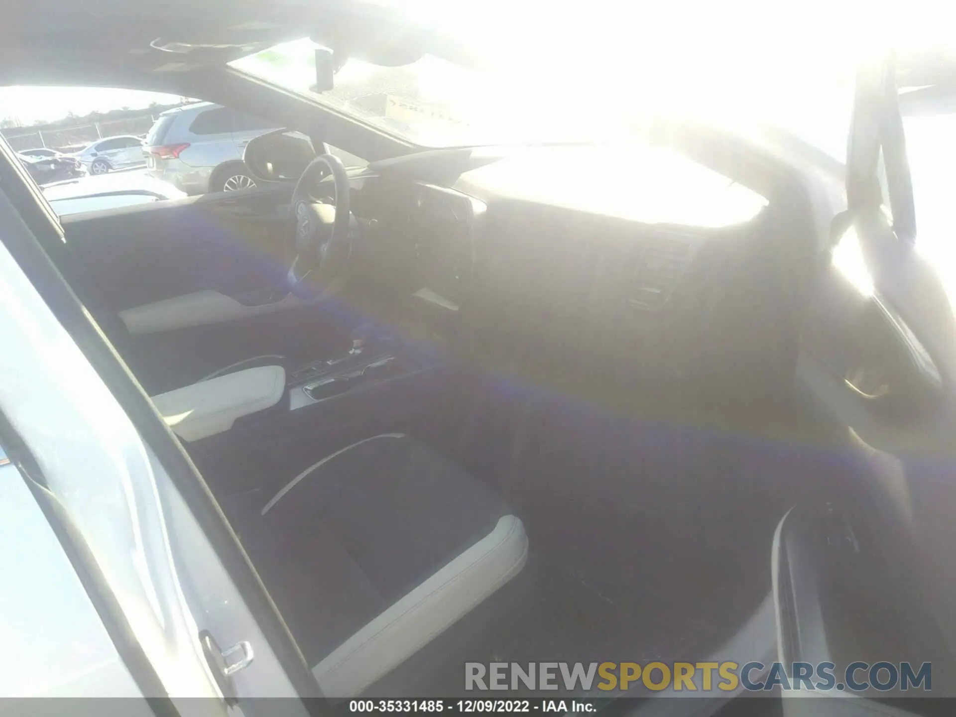 5 fotografías del automóvil dañado 2T2GGCEZ2NC012761 LEXUS NX 2022