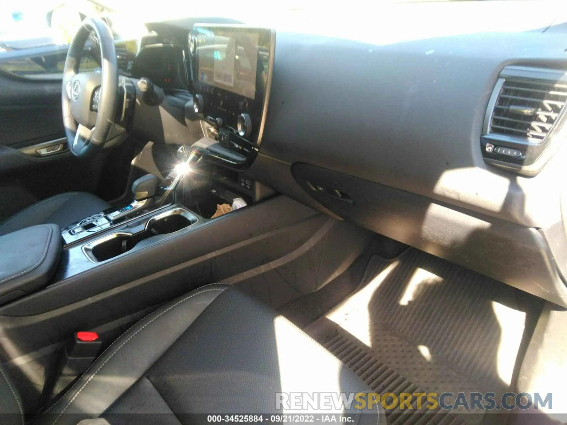 5 fotografías del automóvil dañado JTJGGCEZ4N5002246 LEXUS NX 2022