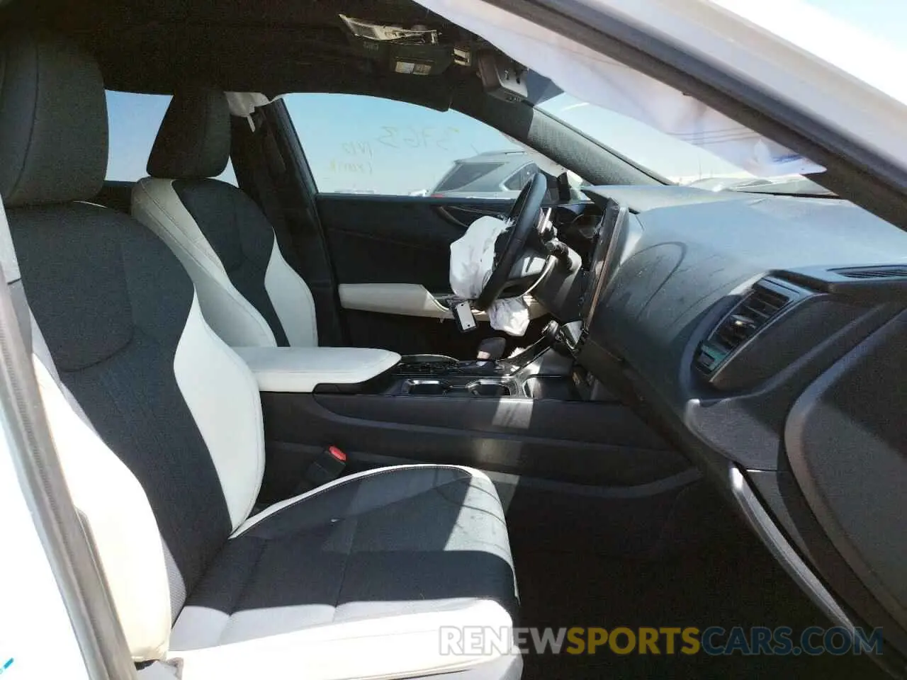 5 fotografías del automóvil dañado JTJGKCEZ3N2000830 LEXUS NX 2022