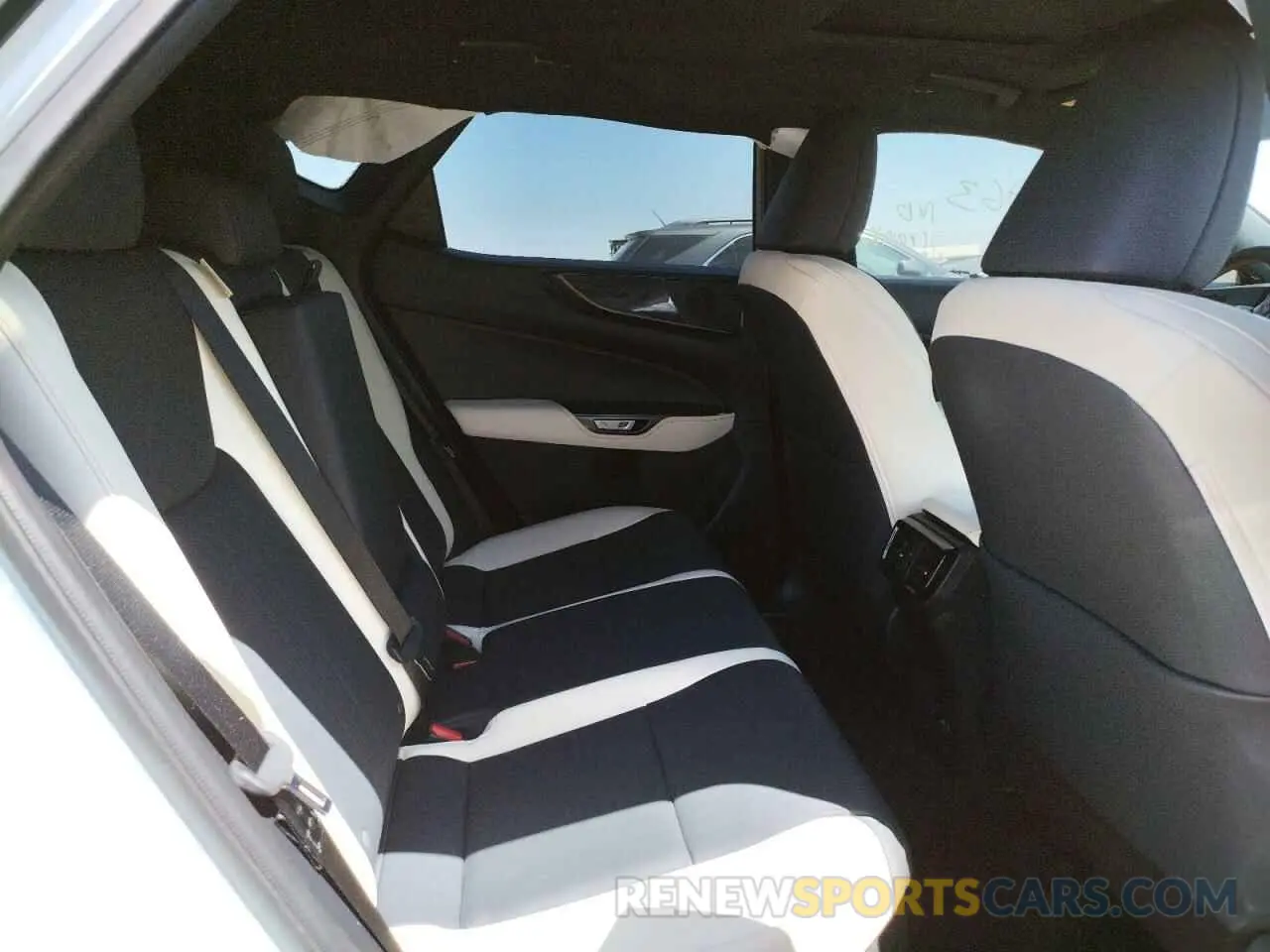 6 fotografías del automóvil dañado JTJGKCEZ3N2000830 LEXUS NX 2022