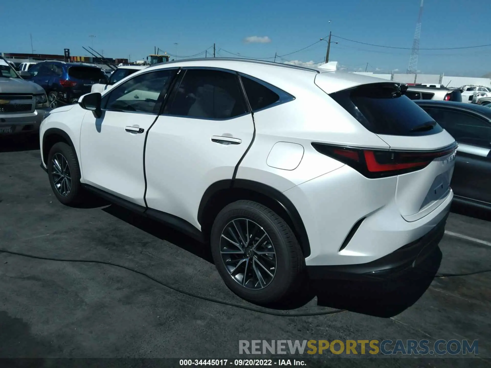 3 fotografías del automóvil dañado JTJGKCEZXN5001889 LEXUS NX 2022