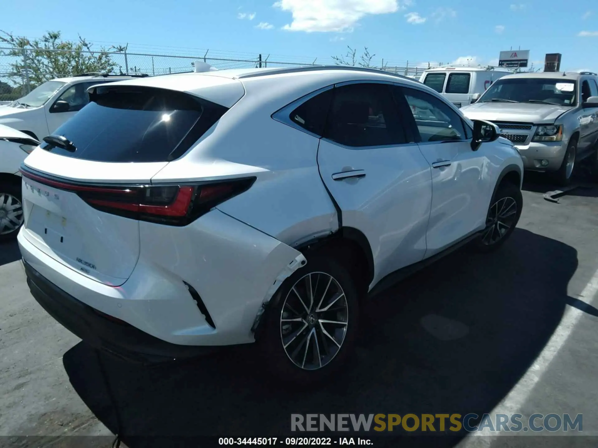 4 fotografías del automóvil dañado JTJGKCEZXN5001889 LEXUS NX 2022