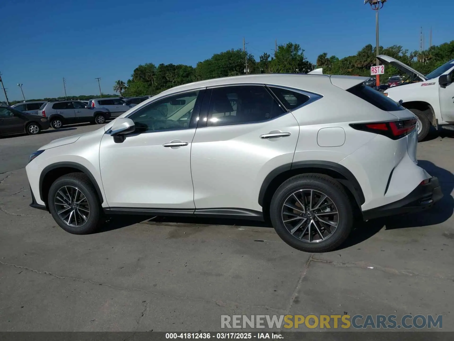 14 fotografías del automóvil dañado JTJGDCAZ6S2016077 LEXUS NX 2025