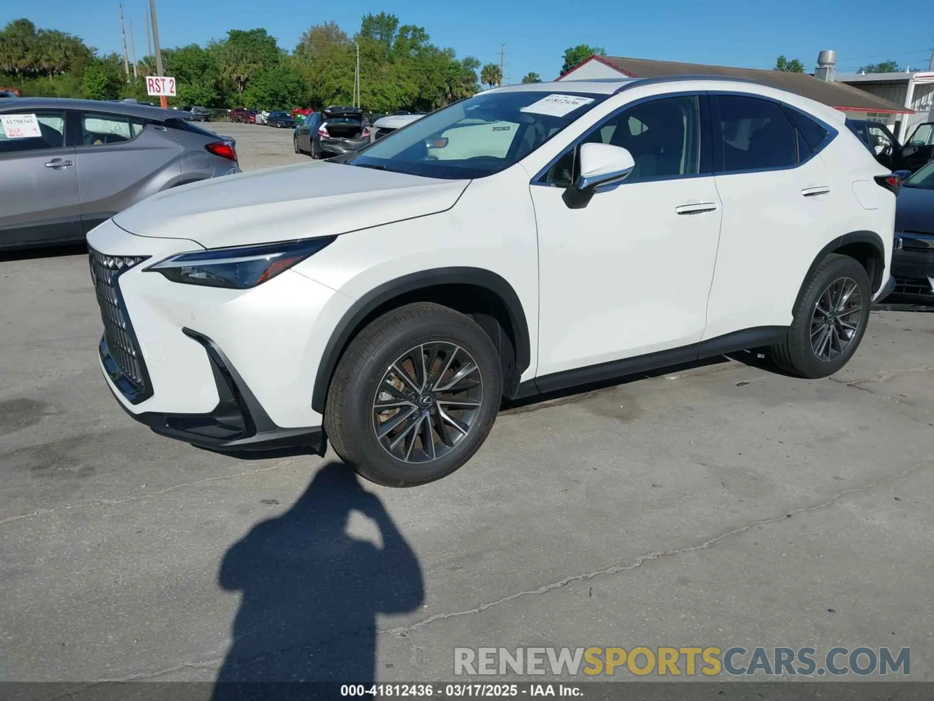 2 fotografías del automóvil dañado JTJGDCAZ6S2016077 LEXUS NX 2025
