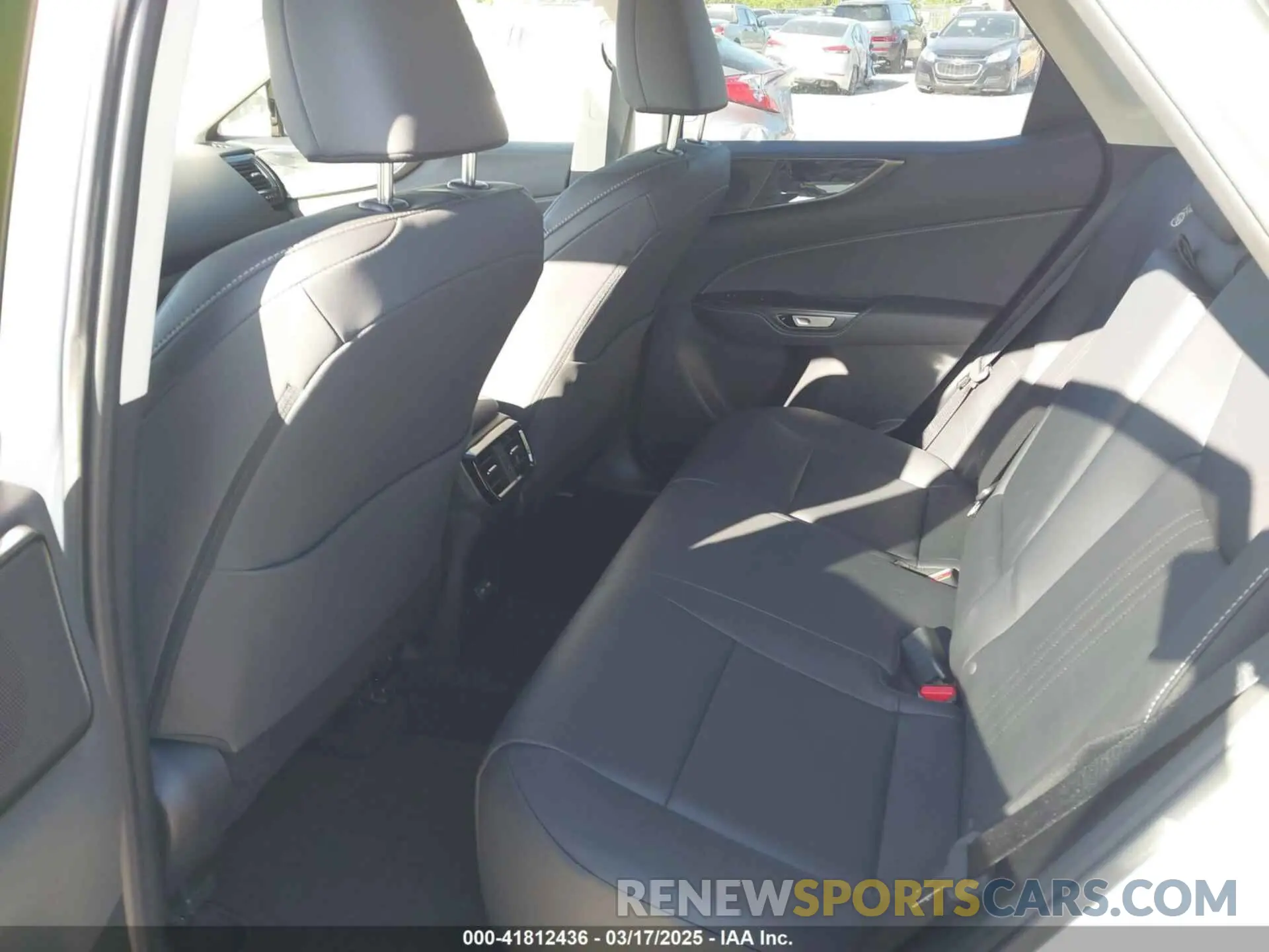 8 fotografías del automóvil dañado JTJGDCAZ6S2016077 LEXUS NX 2025