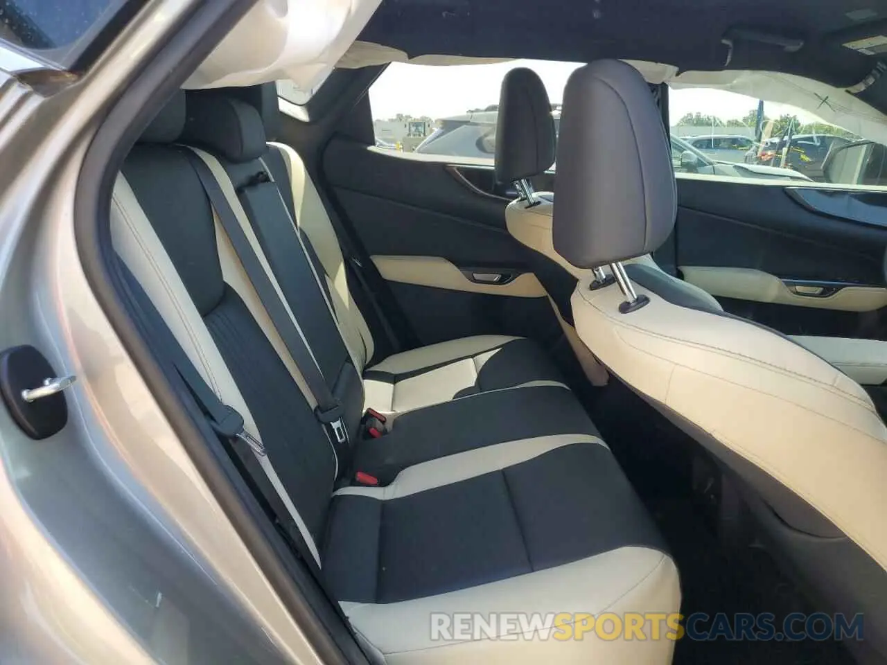 11 fotografías del automóvil dañado 2T2ADCAZ4NC001202 LEXUS NX 250 2022