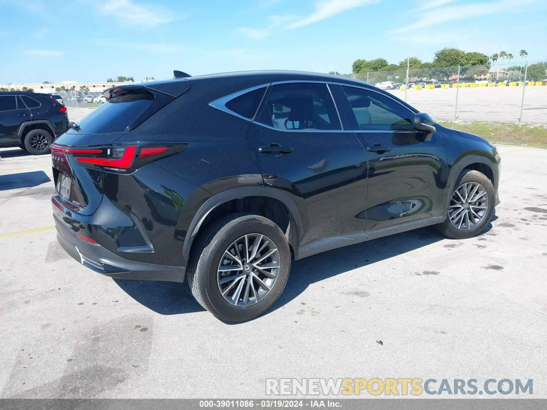 4 fotografías del automóvil dañado 2T2ADCAZ7NC001775 LEXUS NX 250 2022