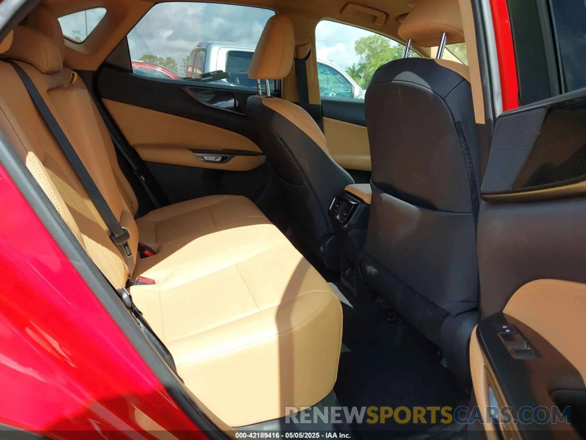 8 fotografías del automóvil dañado 2T2ADCAZ9NC002488 LEXUS NX 250 2022