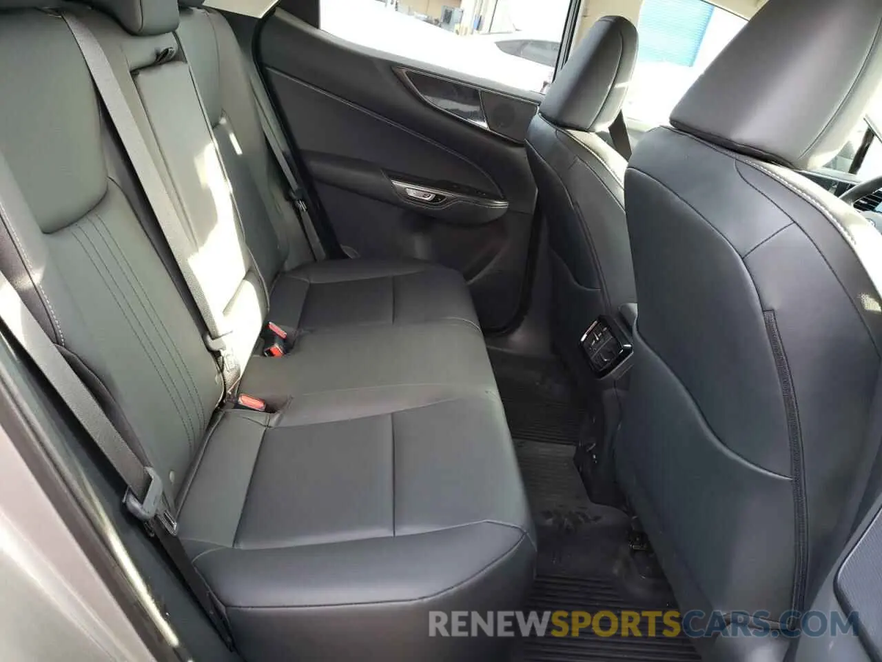 11 fotografías del automóvil dañado 2T2ADCEZ8NC001231 LEXUS NX 250 2022