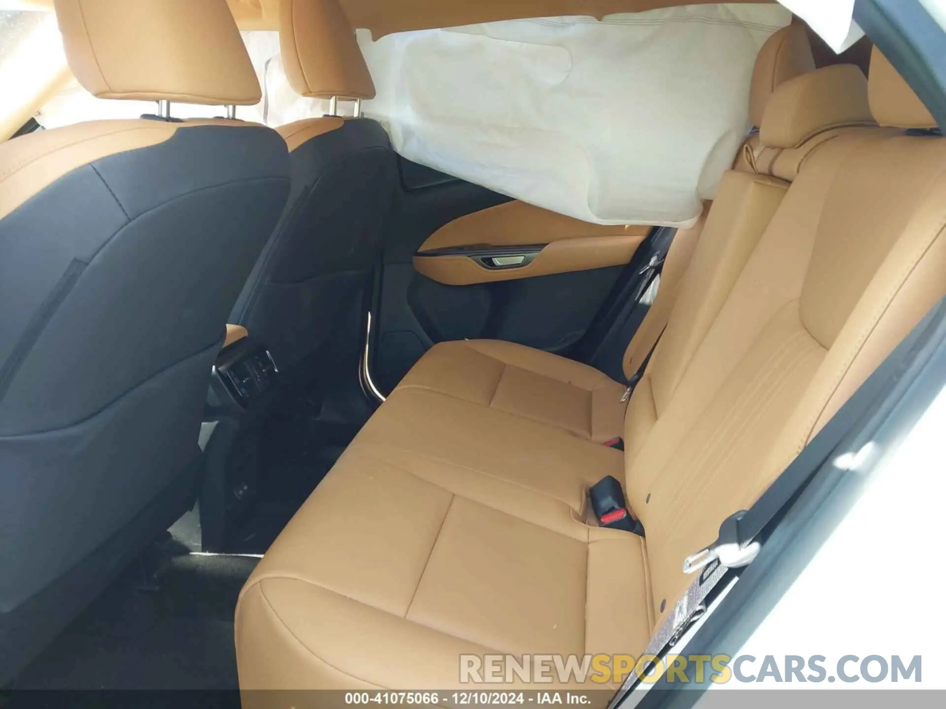 8 fotografías del automóvil dañado JTJGDCAZ0N5001223 LEXUS NX 250 2022
