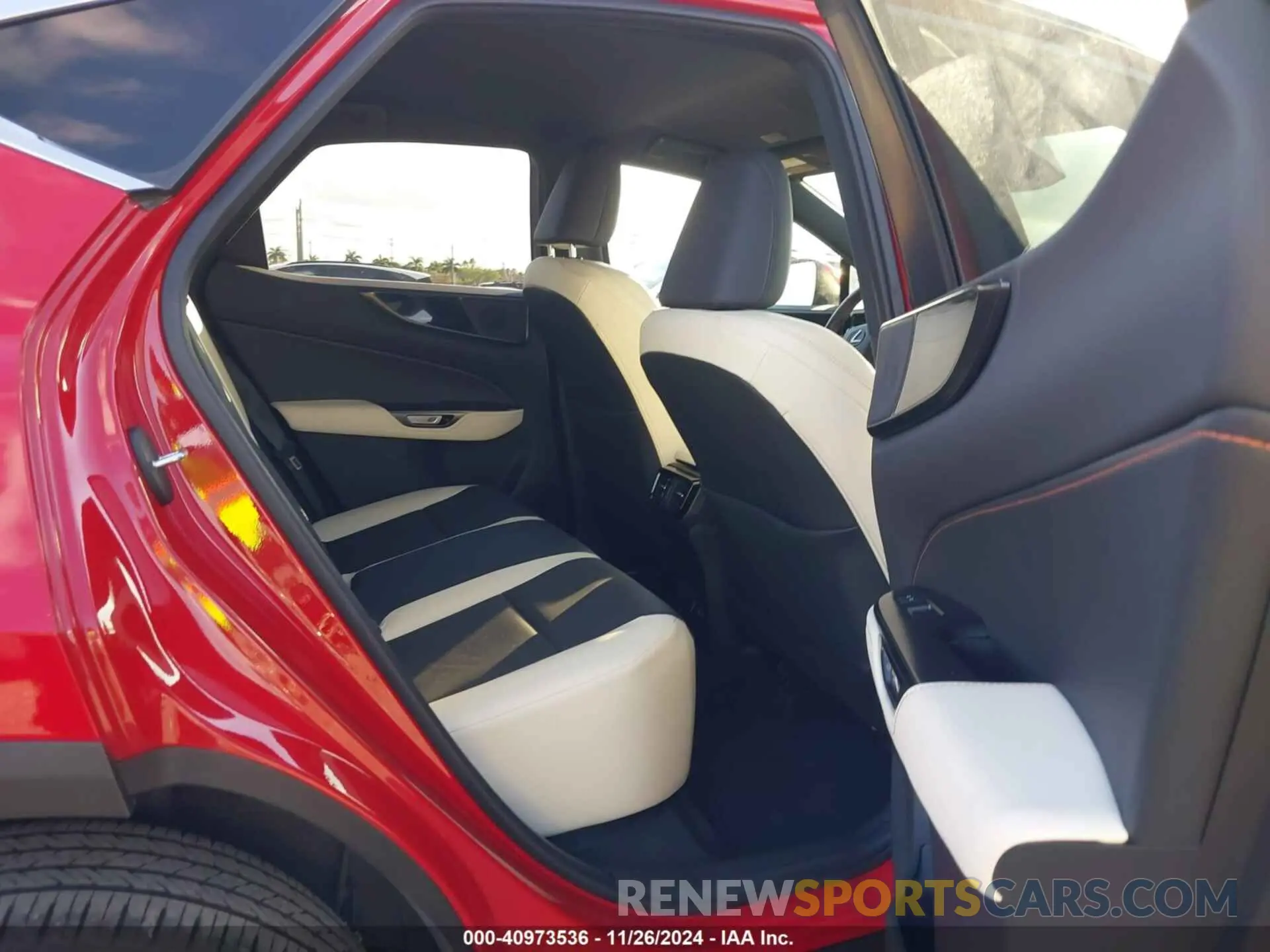 8 fotografías del automóvil dañado 2T2ADCAZ2PC005140 LEXUS NX 250 2023