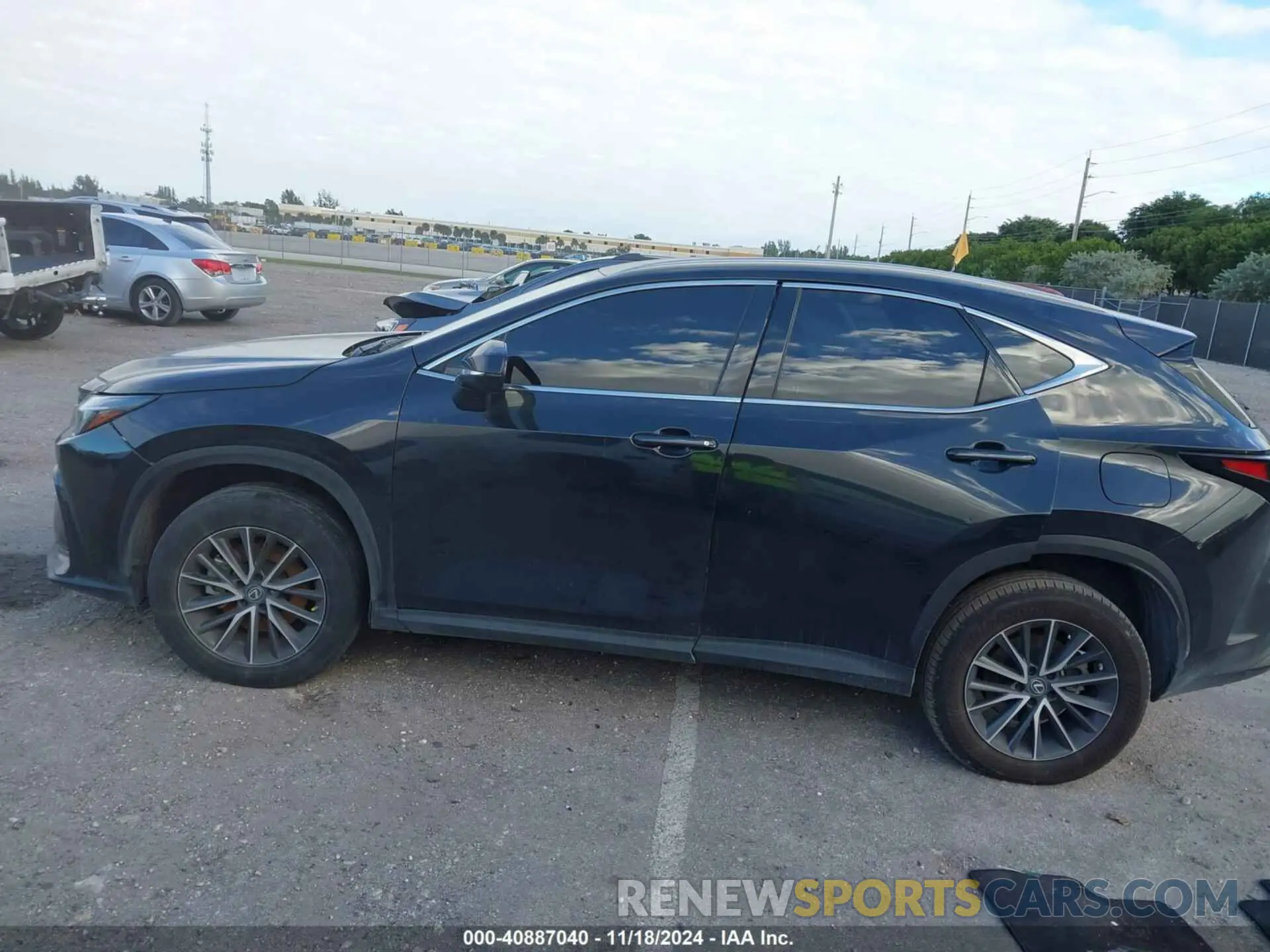 14 fotografías del automóvil dañado 2T2ADCAZ2PC005669 LEXUS NX 250 2023
