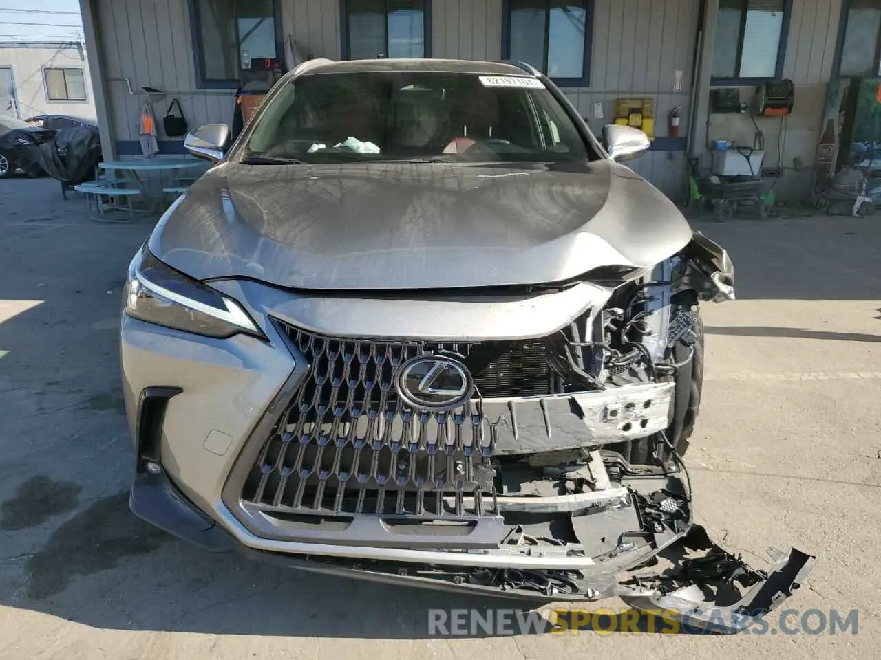 5 fotografías del automóvil dañado 2T2ADCAZ8PC003490 LEXUS NX 250 2023