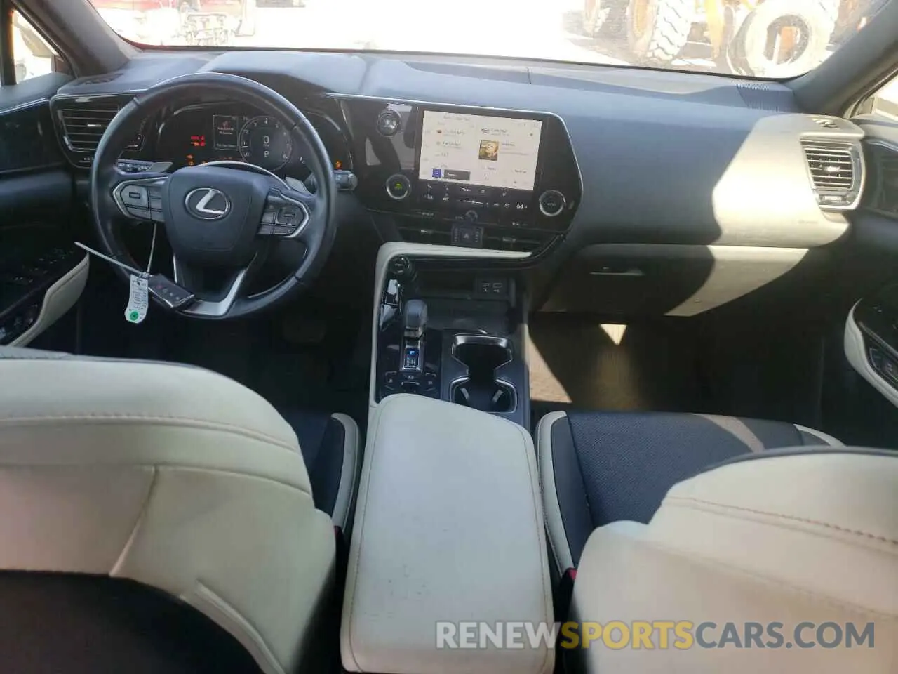 8 fotografías del automóvil dañado JTJADCAZXP2007217 LEXUS NX 250 2023