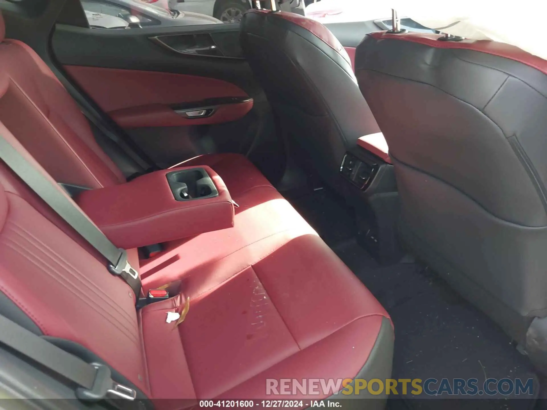 8 fotografías del automóvil dañado 2T2ADCAZ1RC006170 LEXUS NX 250 2024