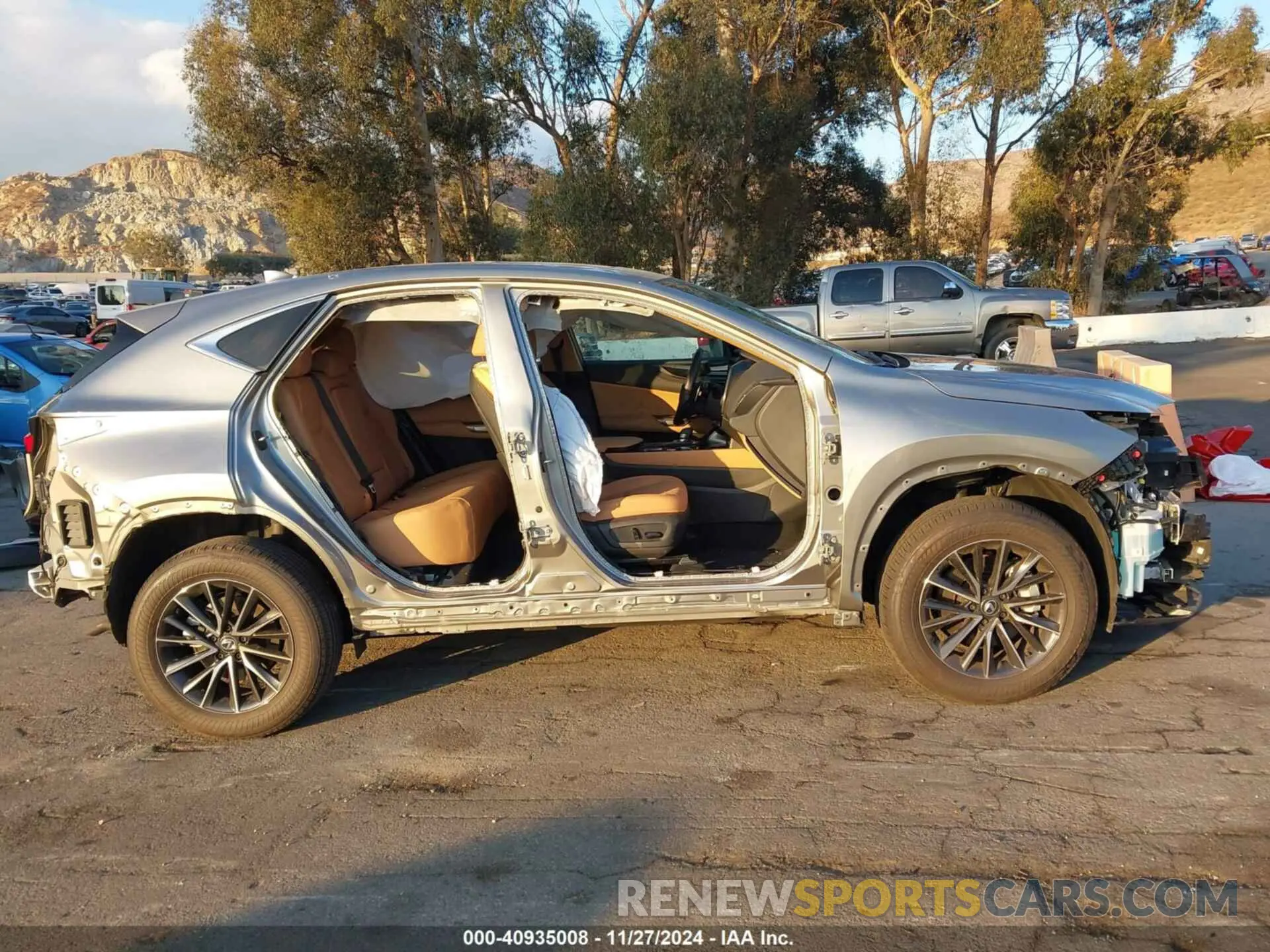 14 fotografías del automóvil dañado 2T2ADCAZ3RC013086 LEXUS NX 250 2024