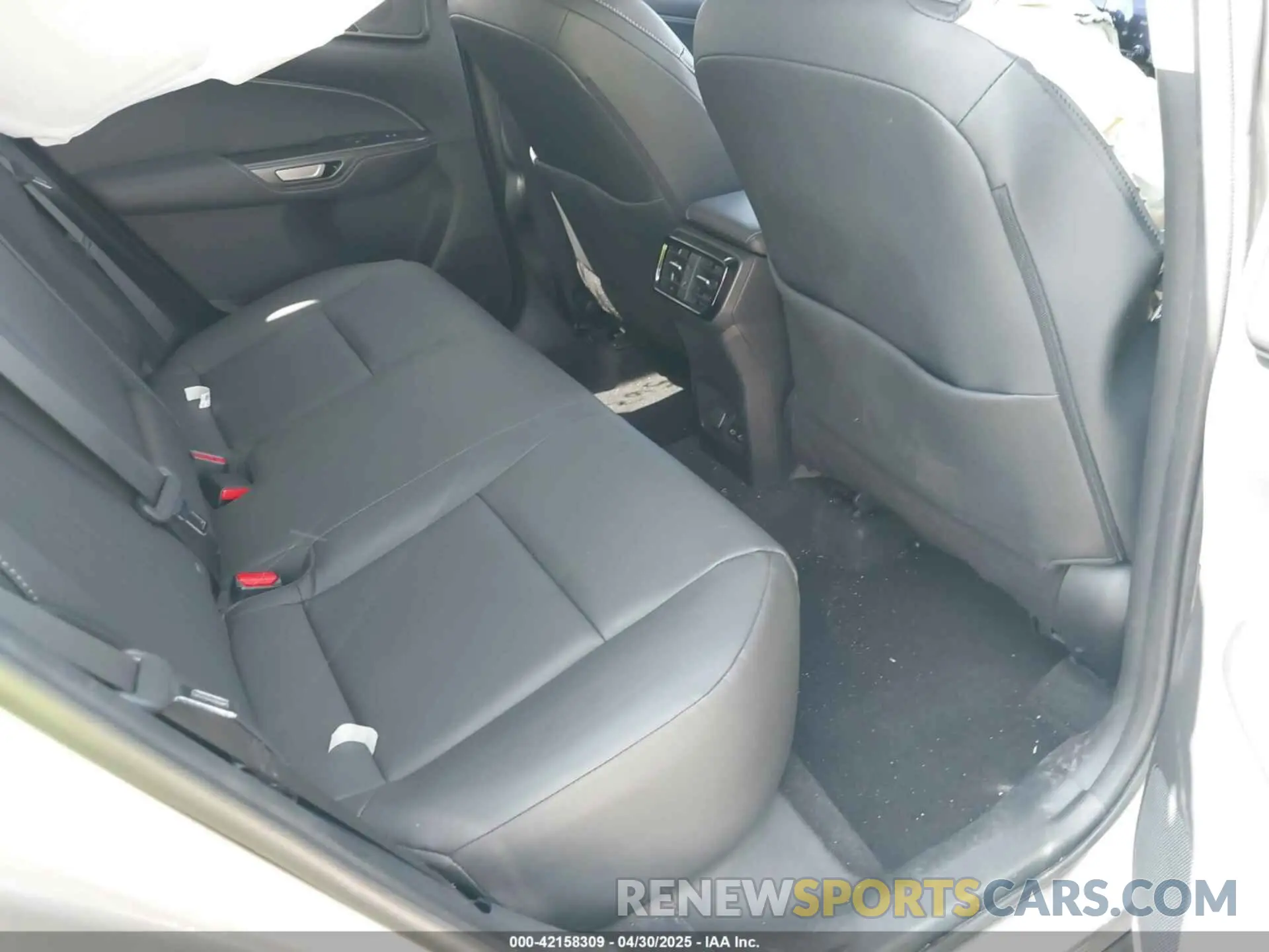 8 fotografías del automóvil dañado 2T2ADCAZ9RC009348 LEXUS NX 250 2024