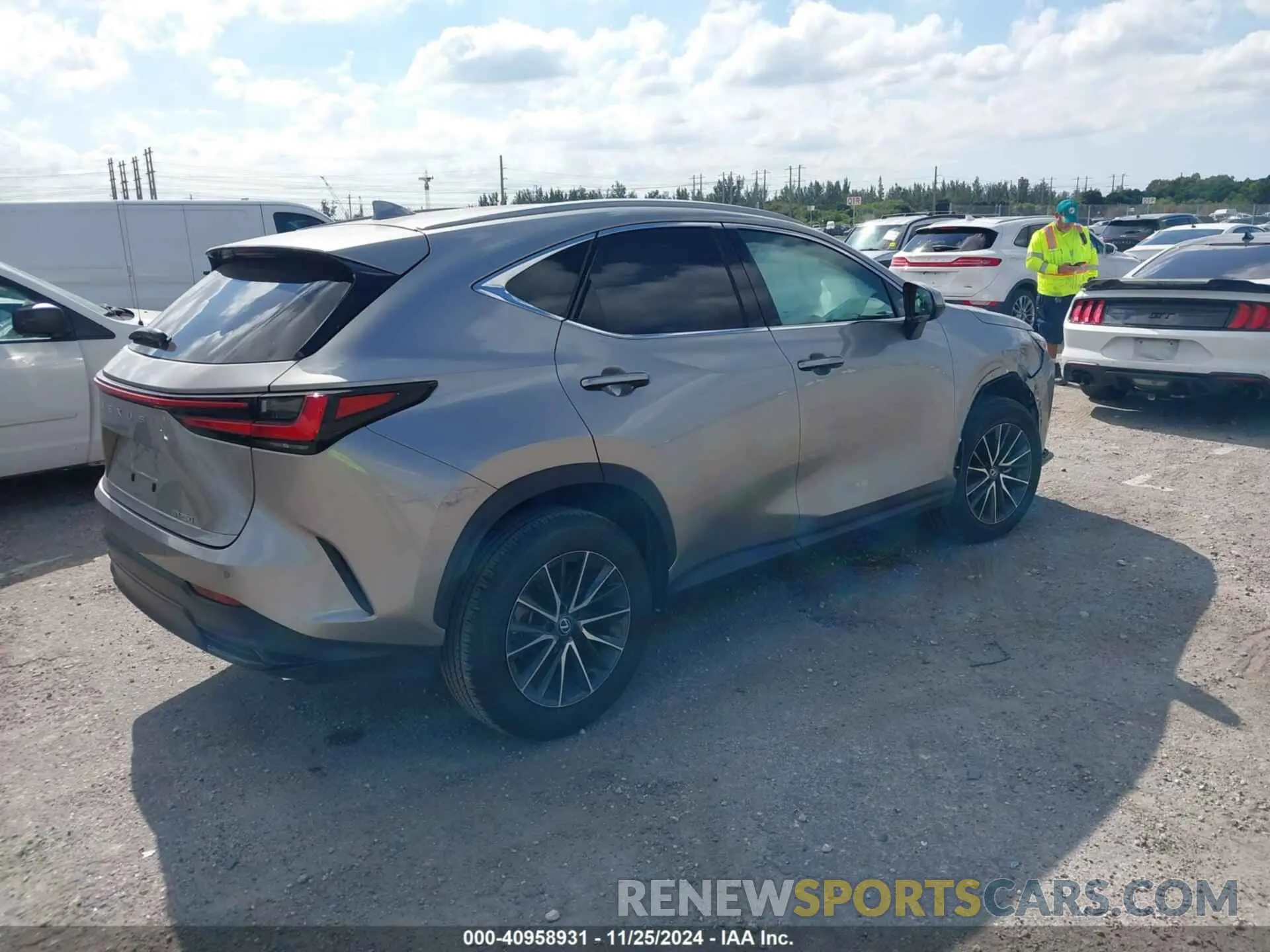 4 fotografías del automóvil dañado 2T2GDCAZ7RC007902 LEXUS NX 250 2024