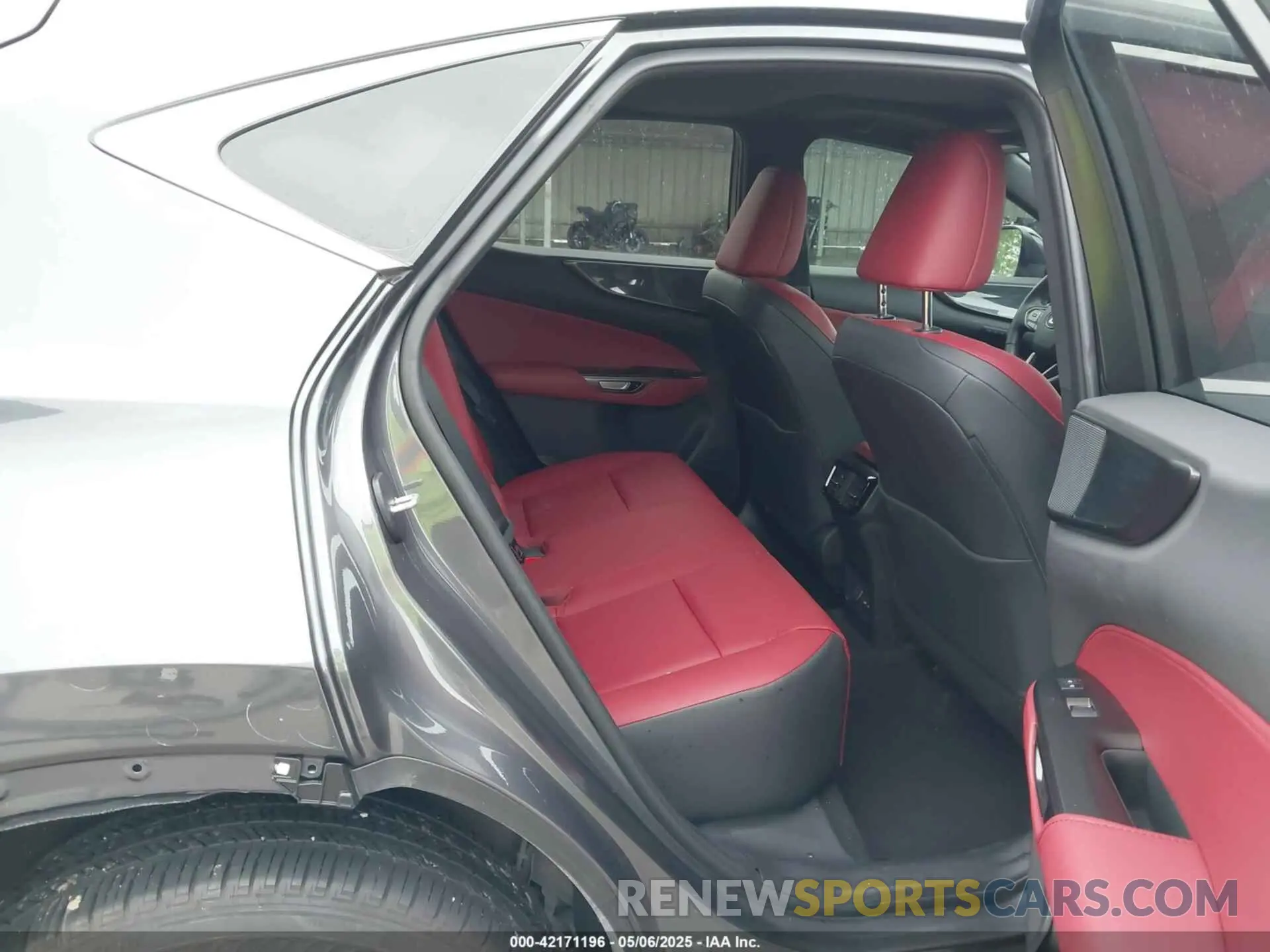 8 fotografías del automóvil dañado 2T2GDCAZ7RC015465 LEXUS NX 250 2024