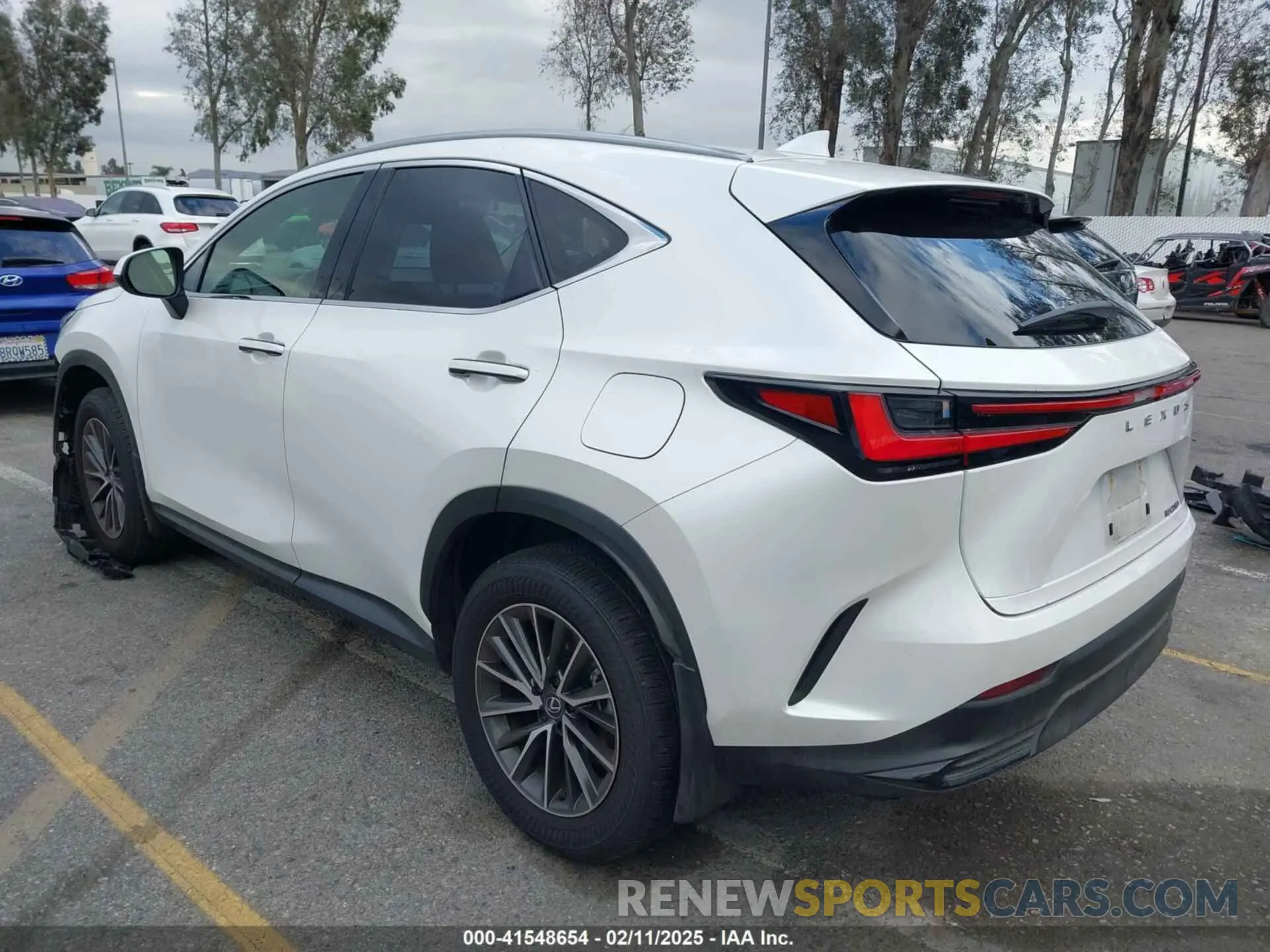 3 fotografías del automóvil dañado JTJADCAZ4R2013677 LEXUS NX 250 2024