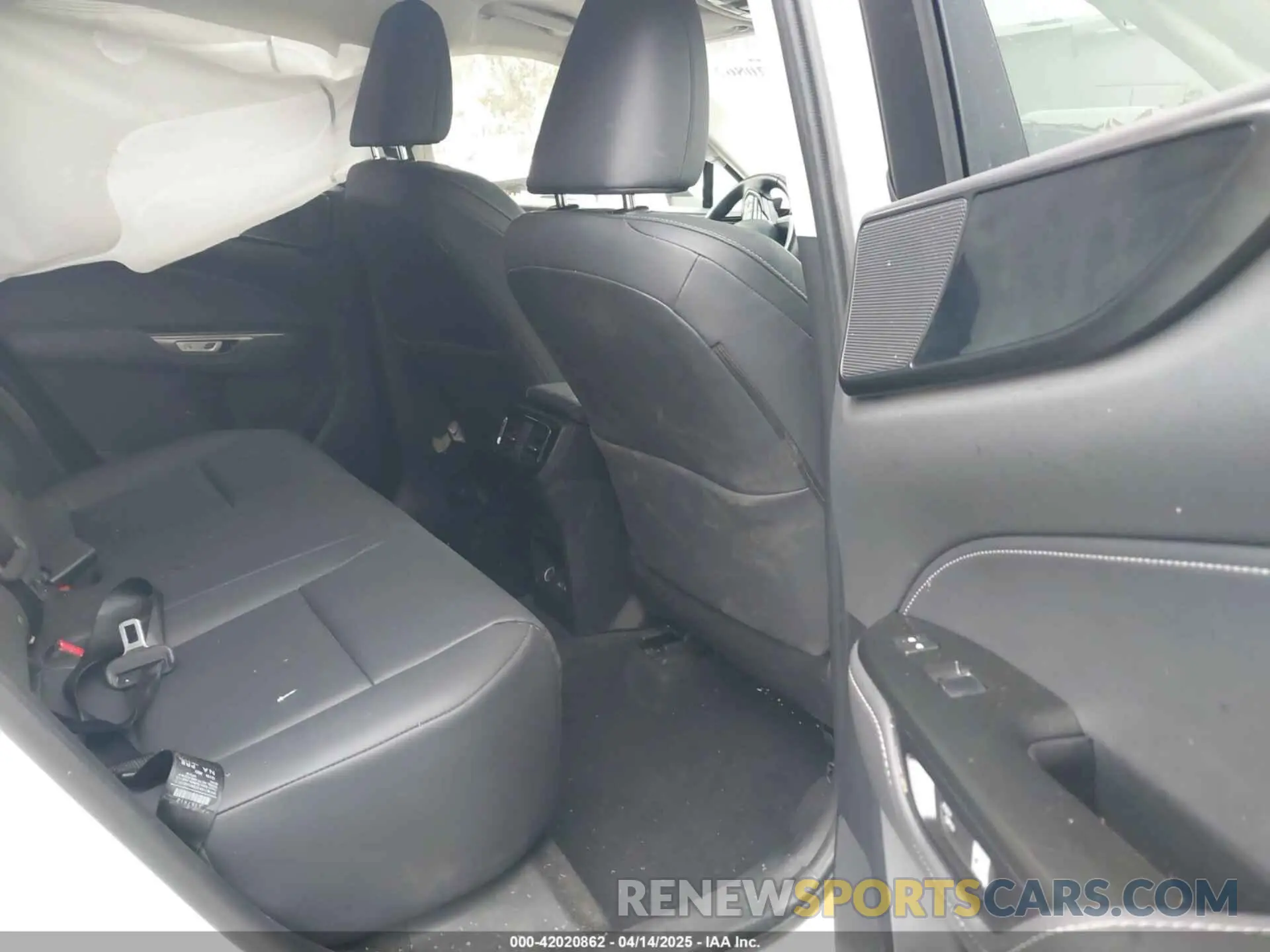 8 fotografías del automóvil dañado JTJGDCAZ2R5022080 LEXUS NX 250 2024