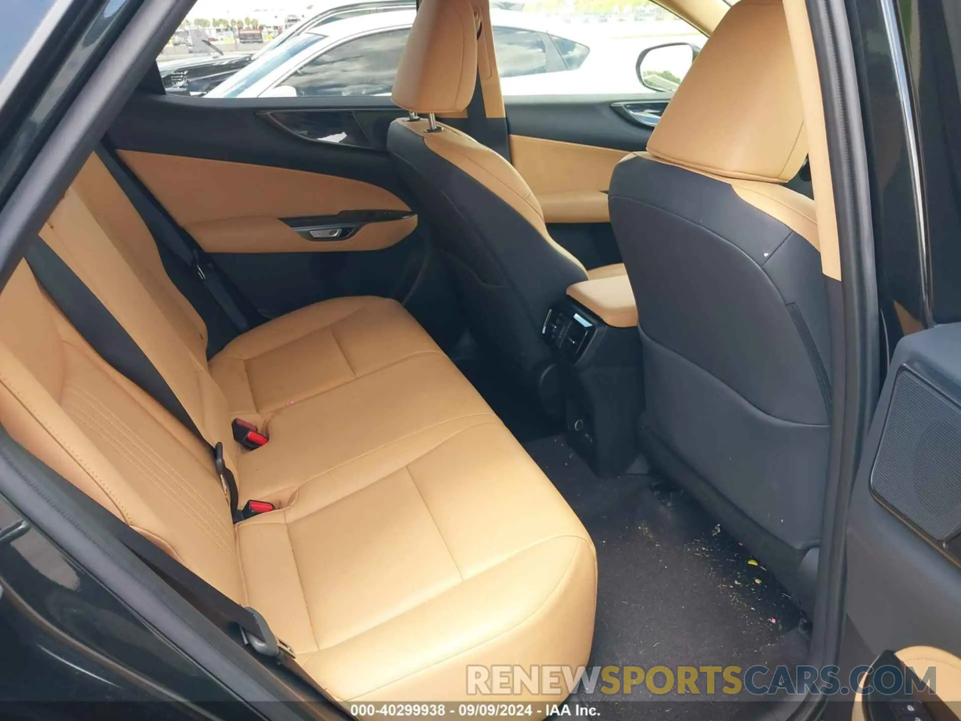 8 fotografías del automóvil dañado JTJGDCAZ3R5022282 LEXUS NX 250 2024