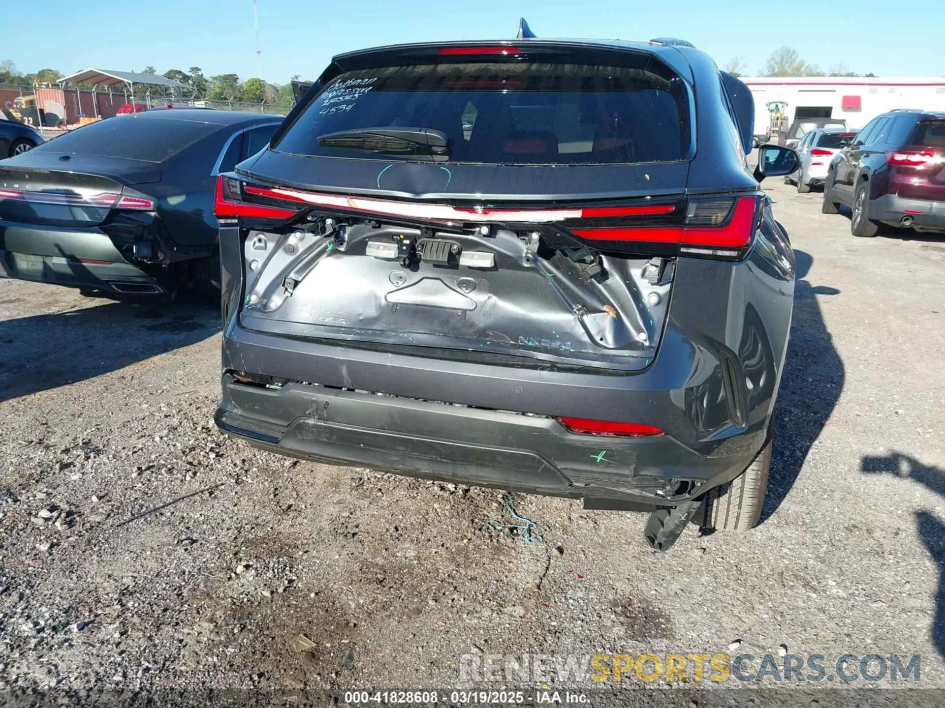 6 fotografías del automóvil dañado JTJGDCAZXR5020805 LEXUS NX 250 2024