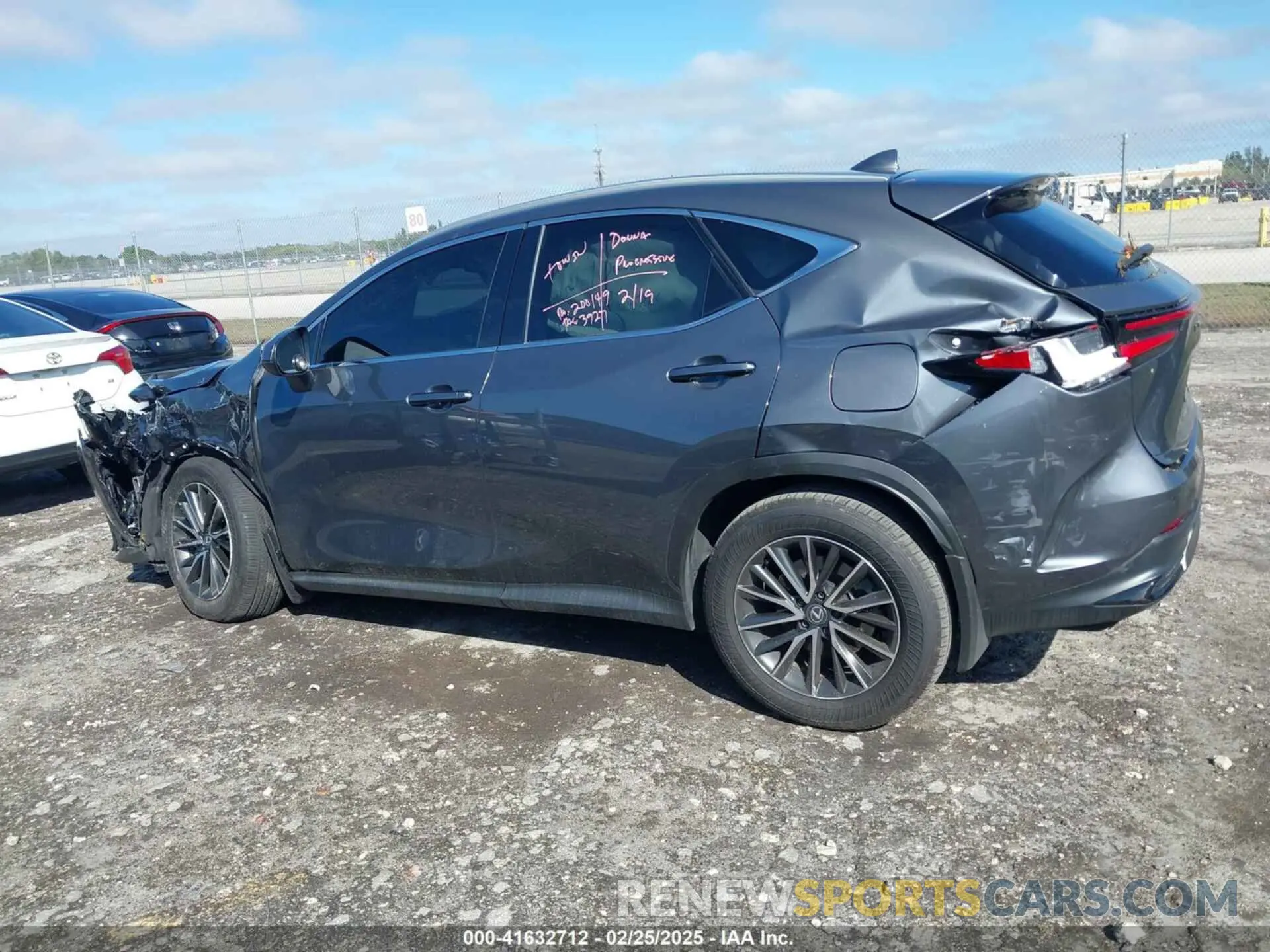 14 fotografías del automóvil dañado 2T2ADCAZ7SC018667 LEXUS NX 250 2025