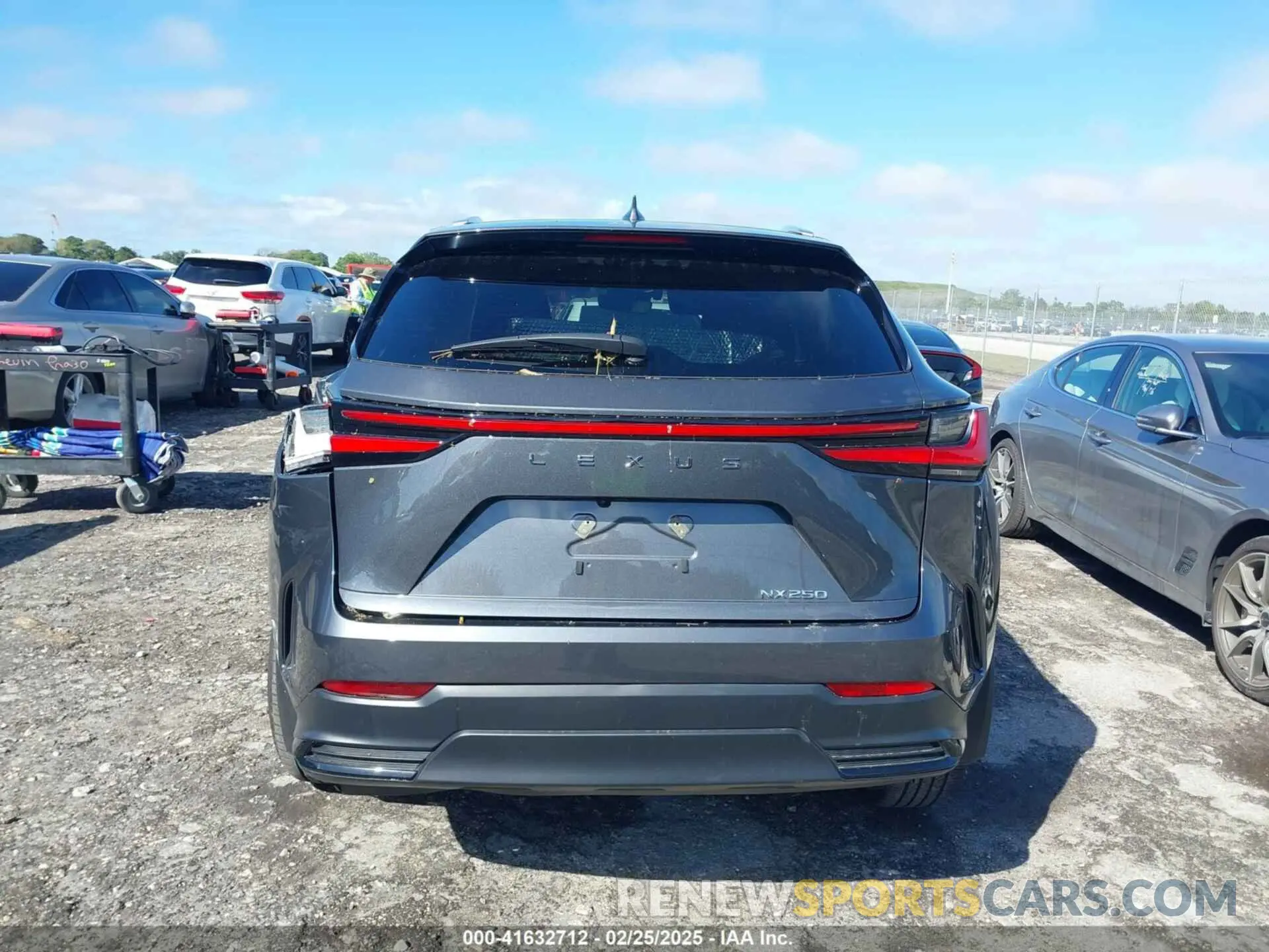 16 fotografías del automóvil dañado 2T2ADCAZ7SC018667 LEXUS NX 250 2025