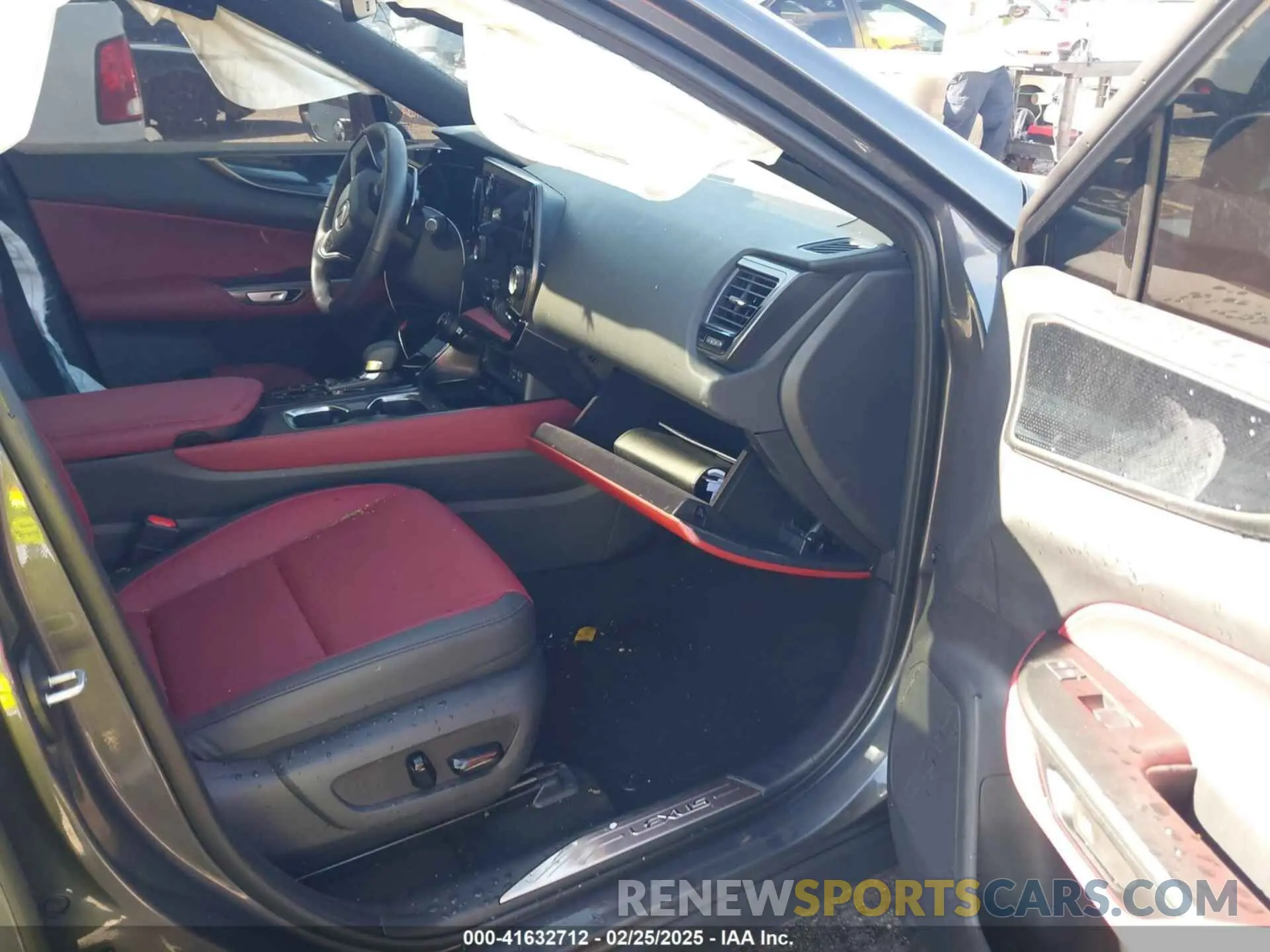 5 fotografías del automóvil dañado 2T2ADCAZ7SC018667 LEXUS NX 250 2025
