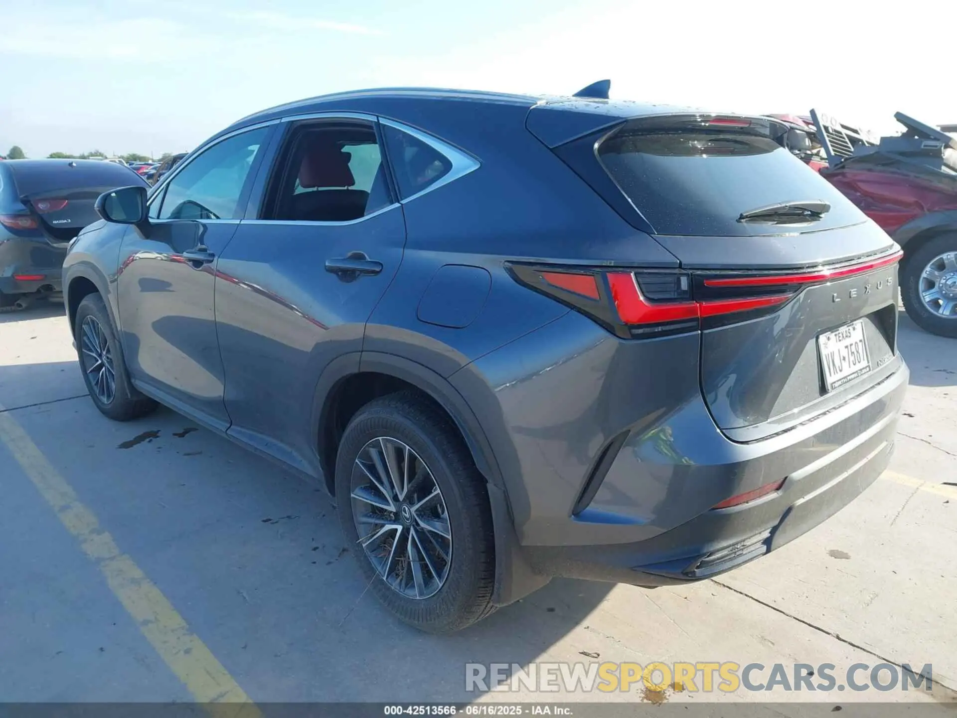 3 fotografías del automóvil dañado 2T2GDCAZ0SC016771 LEXUS NX 250 2025