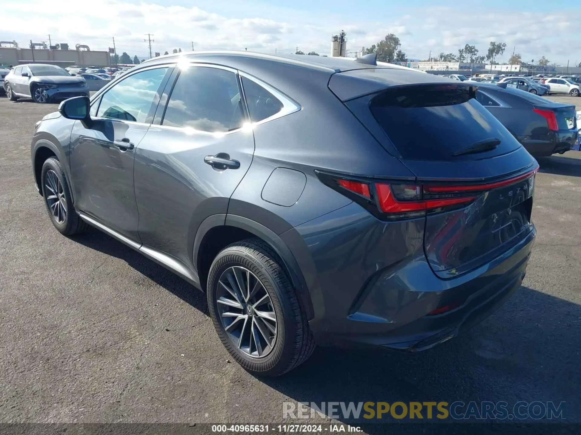3 fotografías del automóvil dañado 2T2GDCAZ6SC021280 LEXUS NX 250 2025