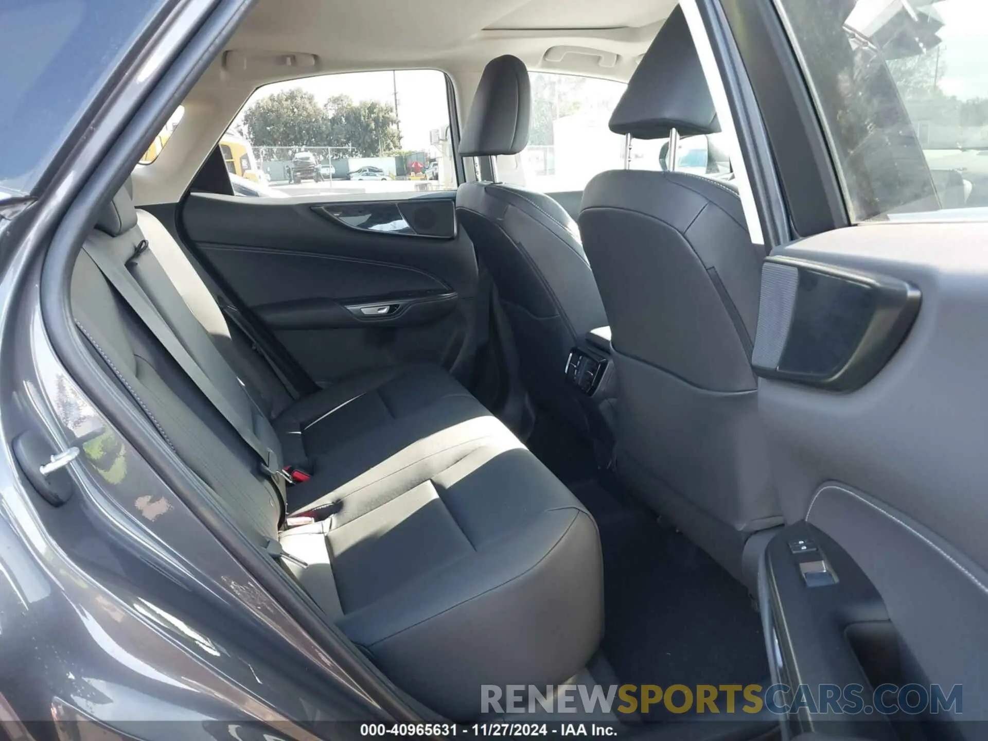 8 fotografías del automóvil dañado 2T2GDCAZ6SC021280 LEXUS NX 250 2025