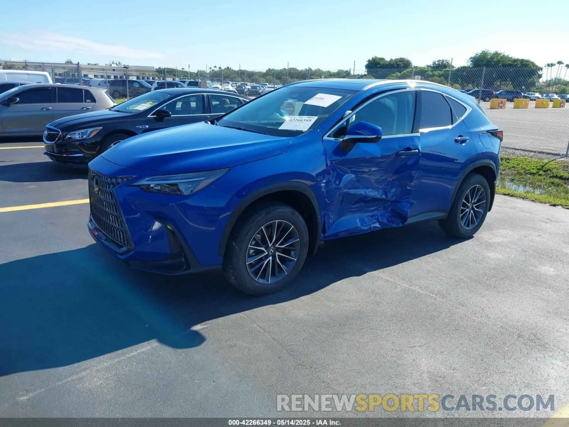 2 fotografías del automóvil dañado 2T2GDCAZ9SC024917 LEXUS NX 250 2025