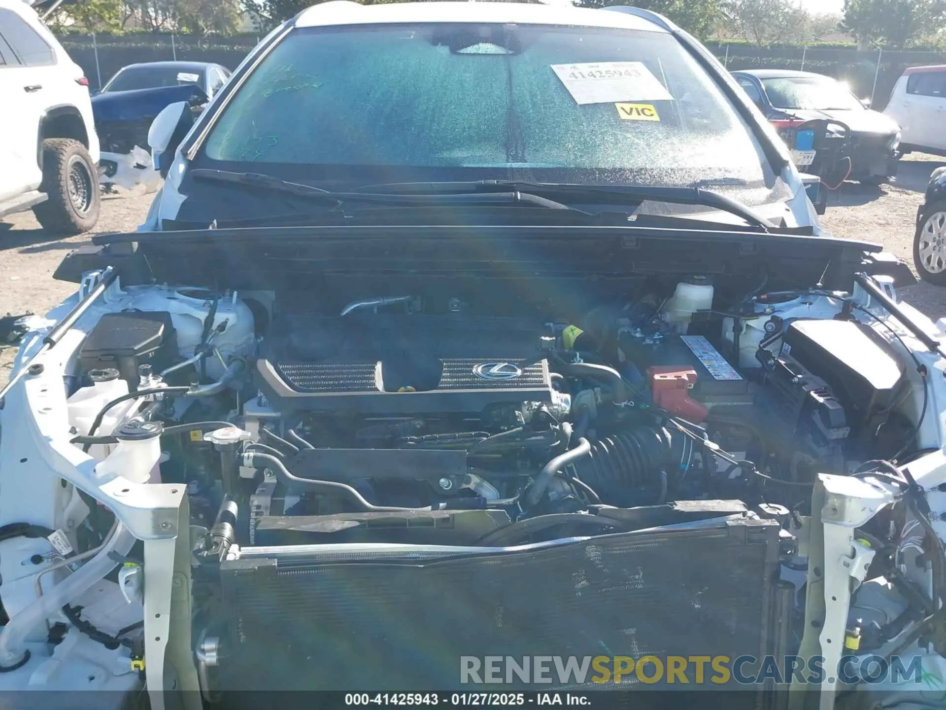 10 fotografías del automóvil dañado JTJADCAZXS2022146 LEXUS NX 250 2025