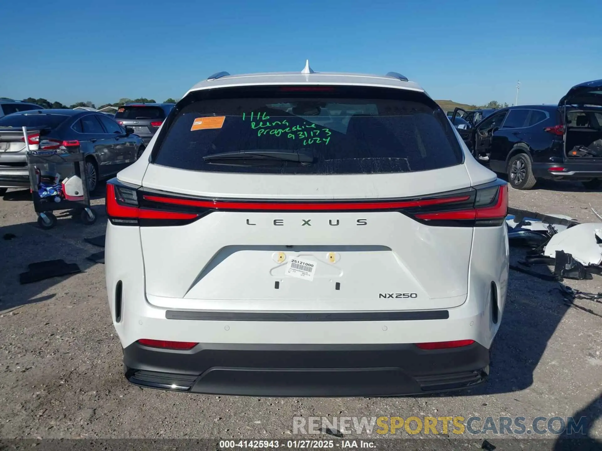 16 fotografías del automóvil dañado JTJADCAZXS2022146 LEXUS NX 250 2025