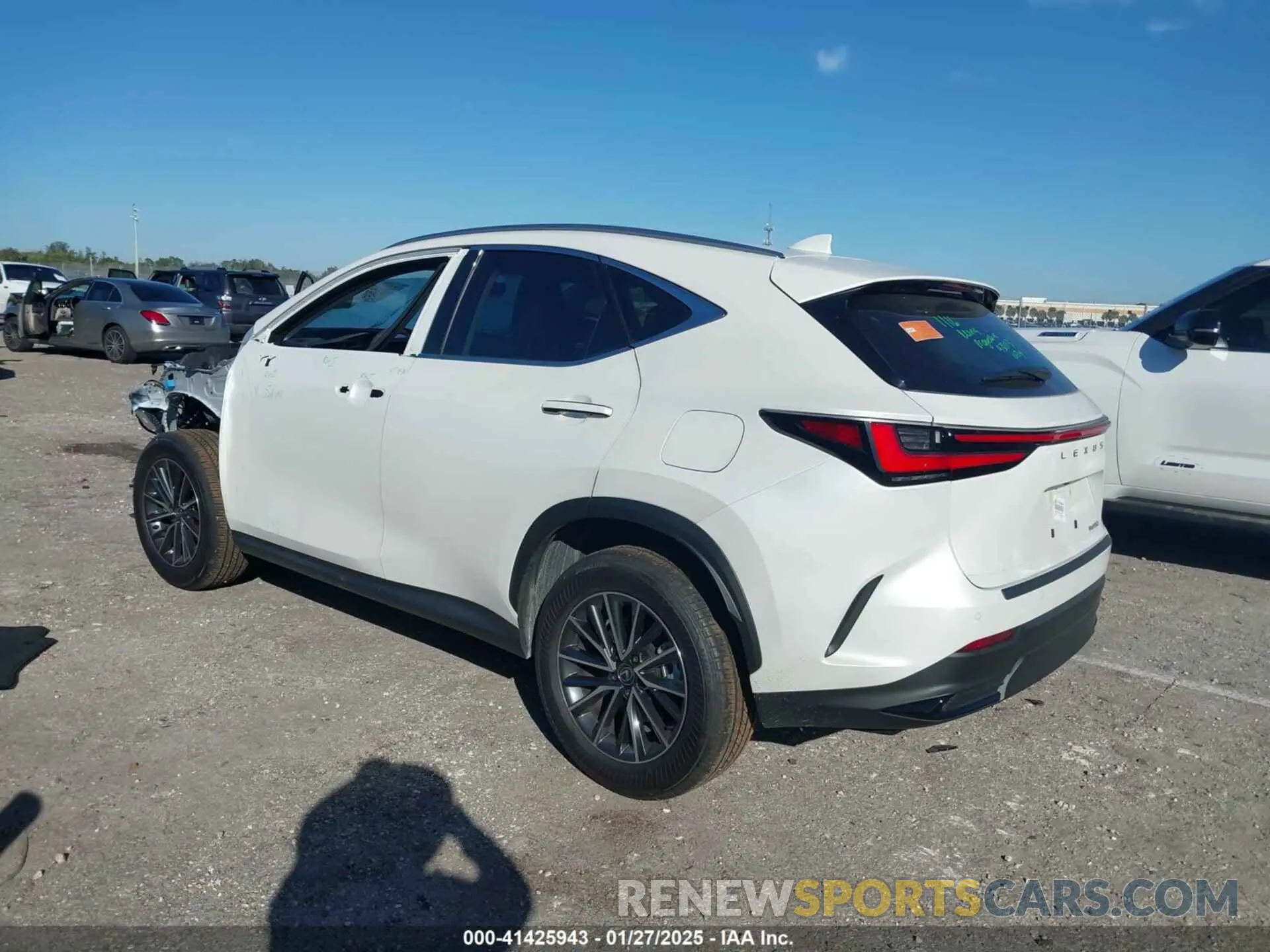 3 fotografías del automóvil dañado JTJADCAZXS2022146 LEXUS NX 250 2025