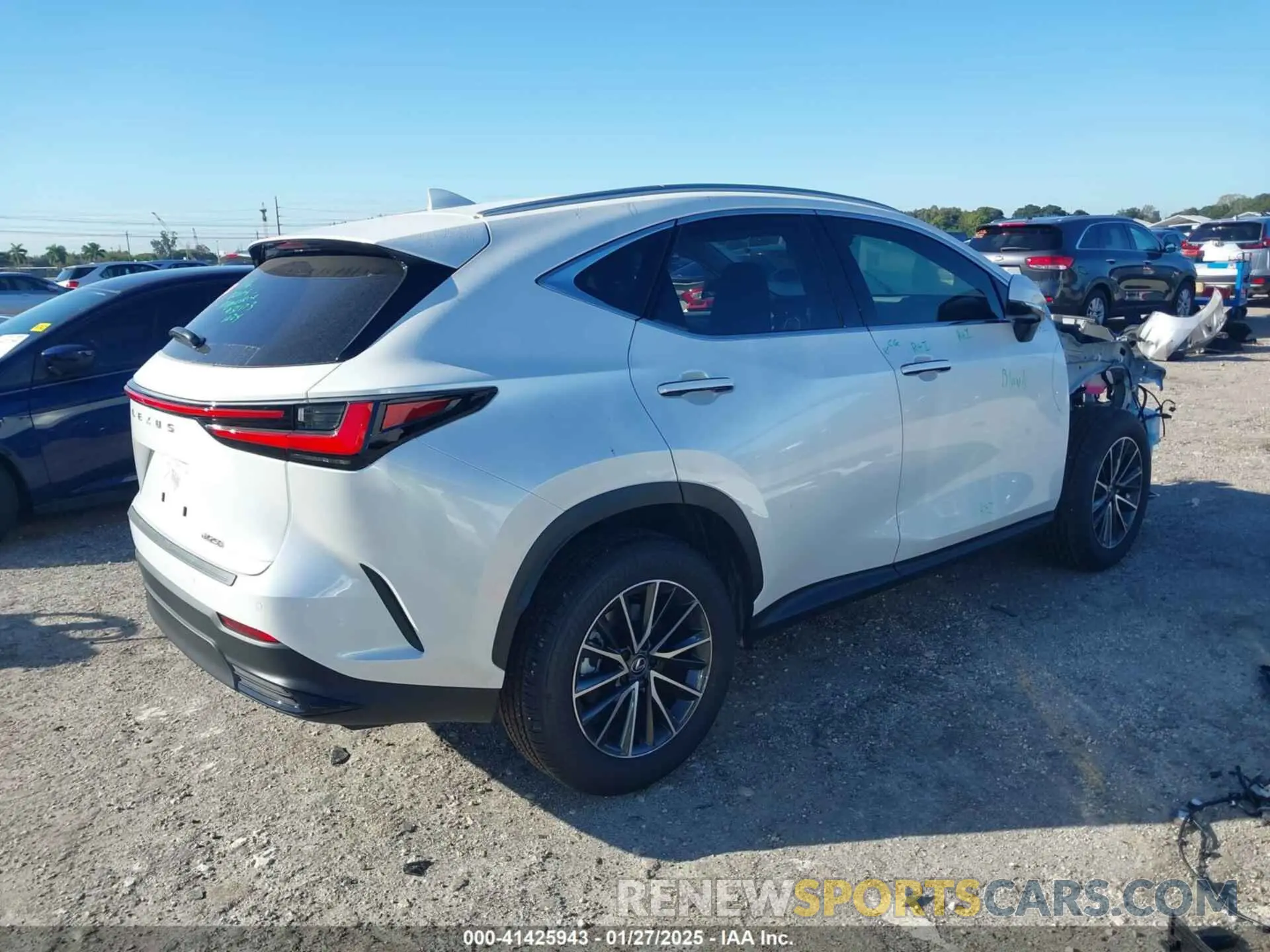 4 fotografías del automóvil dañado JTJADCAZXS2022146 LEXUS NX 250 2025