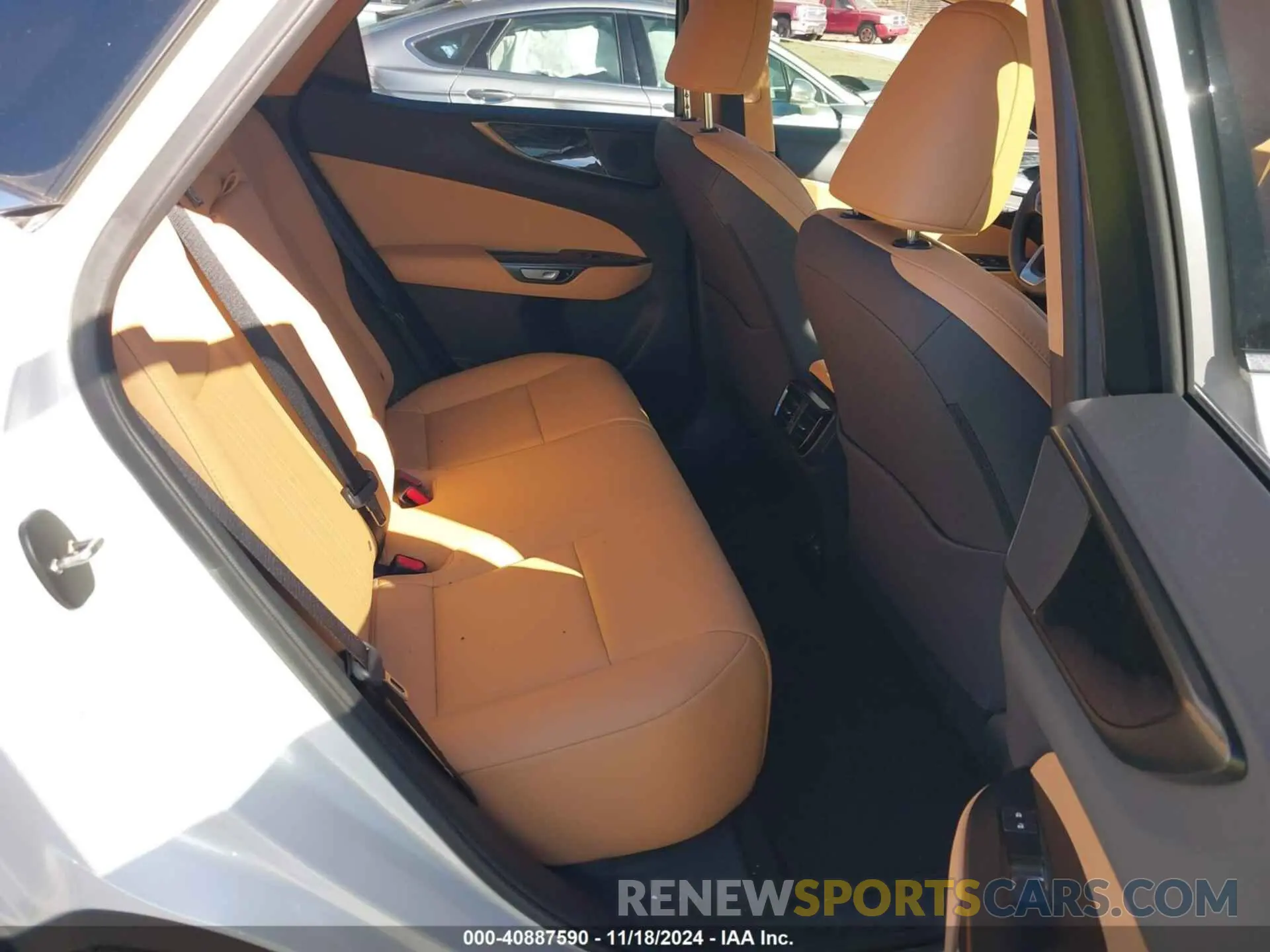 8 fotografías del automóvil dañado JTJGDCAZ5S2015017 LEXUS NX 250 2025