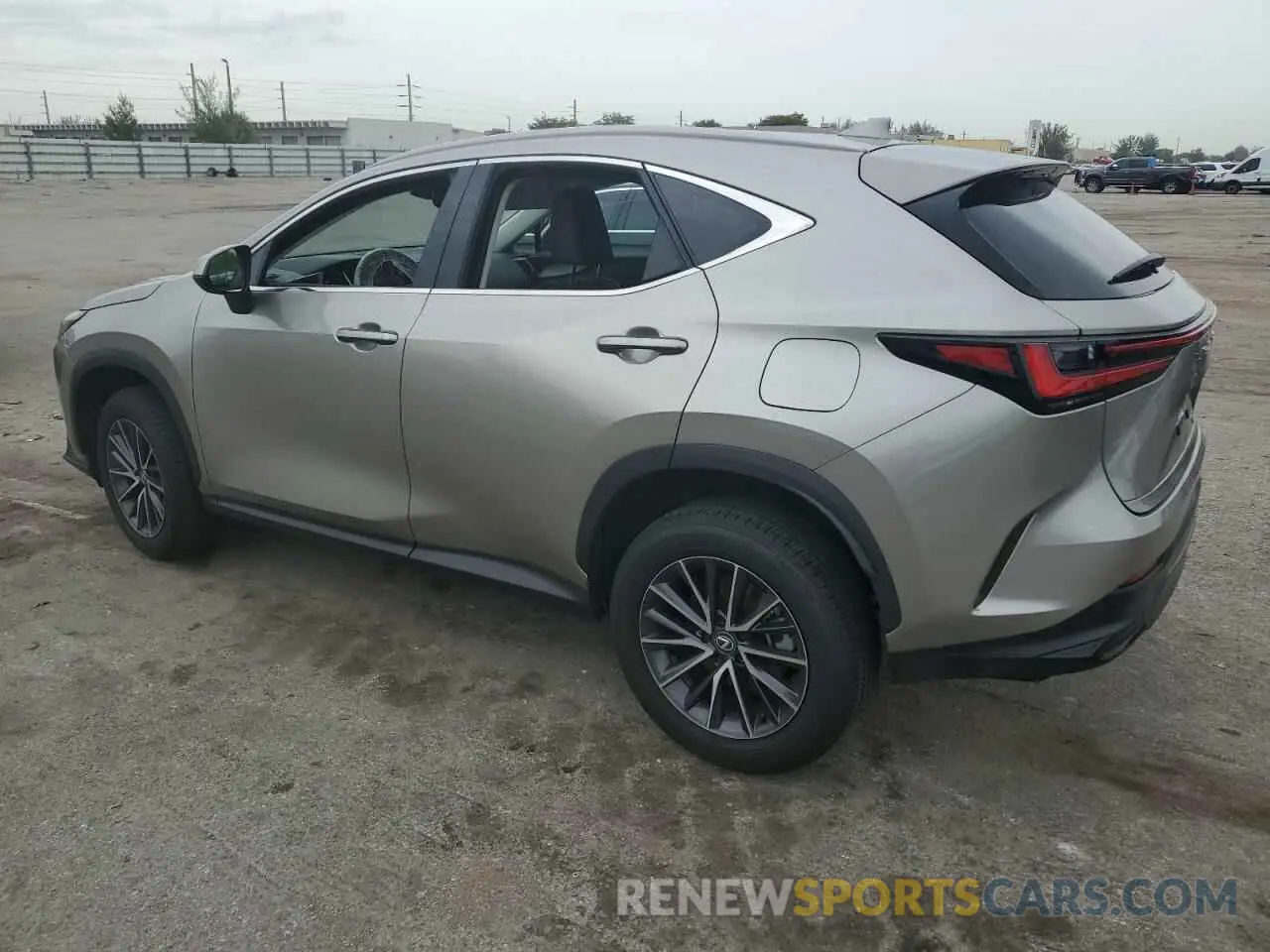 2 fotografías del automóvil dañado 2T2ADCAZ0RC007388 LEXUS NX 250 BAS 2024