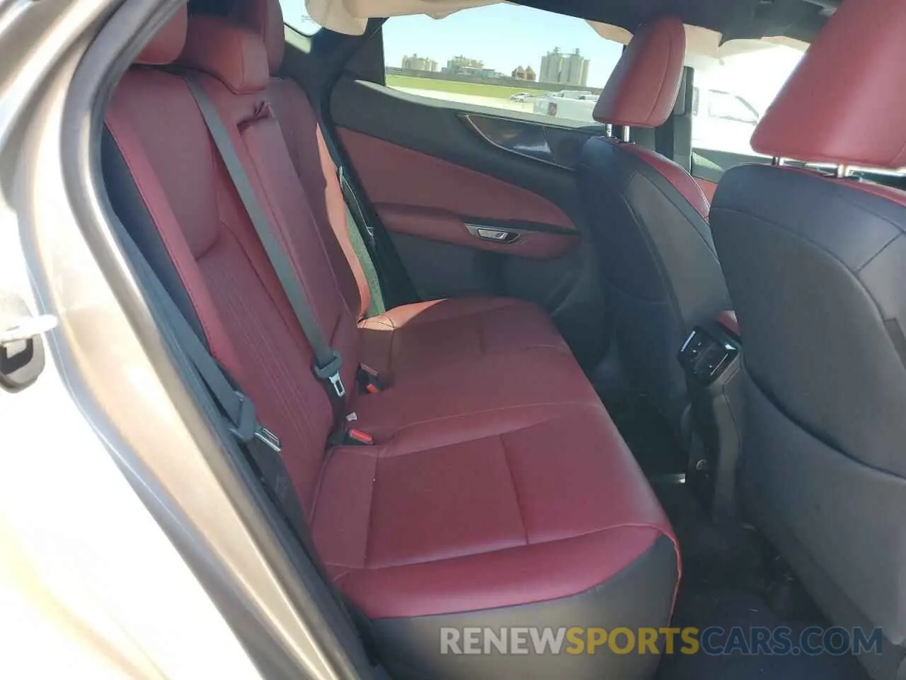 12 fotografías del automóvil dañado 2T2ADCAZ5RC010237 LEXUS NX 250 BAS 2024