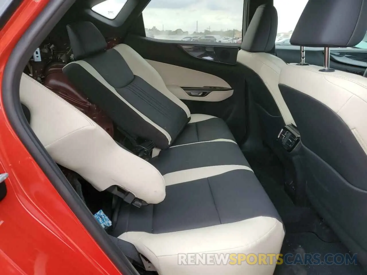 11 fotografías del automóvil dañado 2T2GDCAZ3RC012563 LEXUS NX 250 PRE 2024