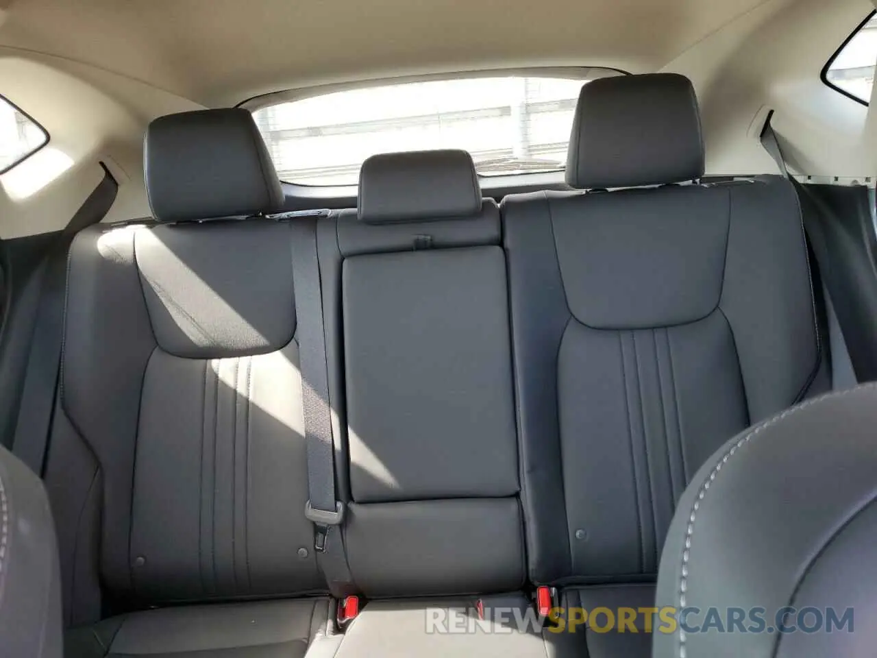 10 fotografías del automóvil dañado 2T2GDCAZ6RC015232 LEXUS NX 250 PRE 2024