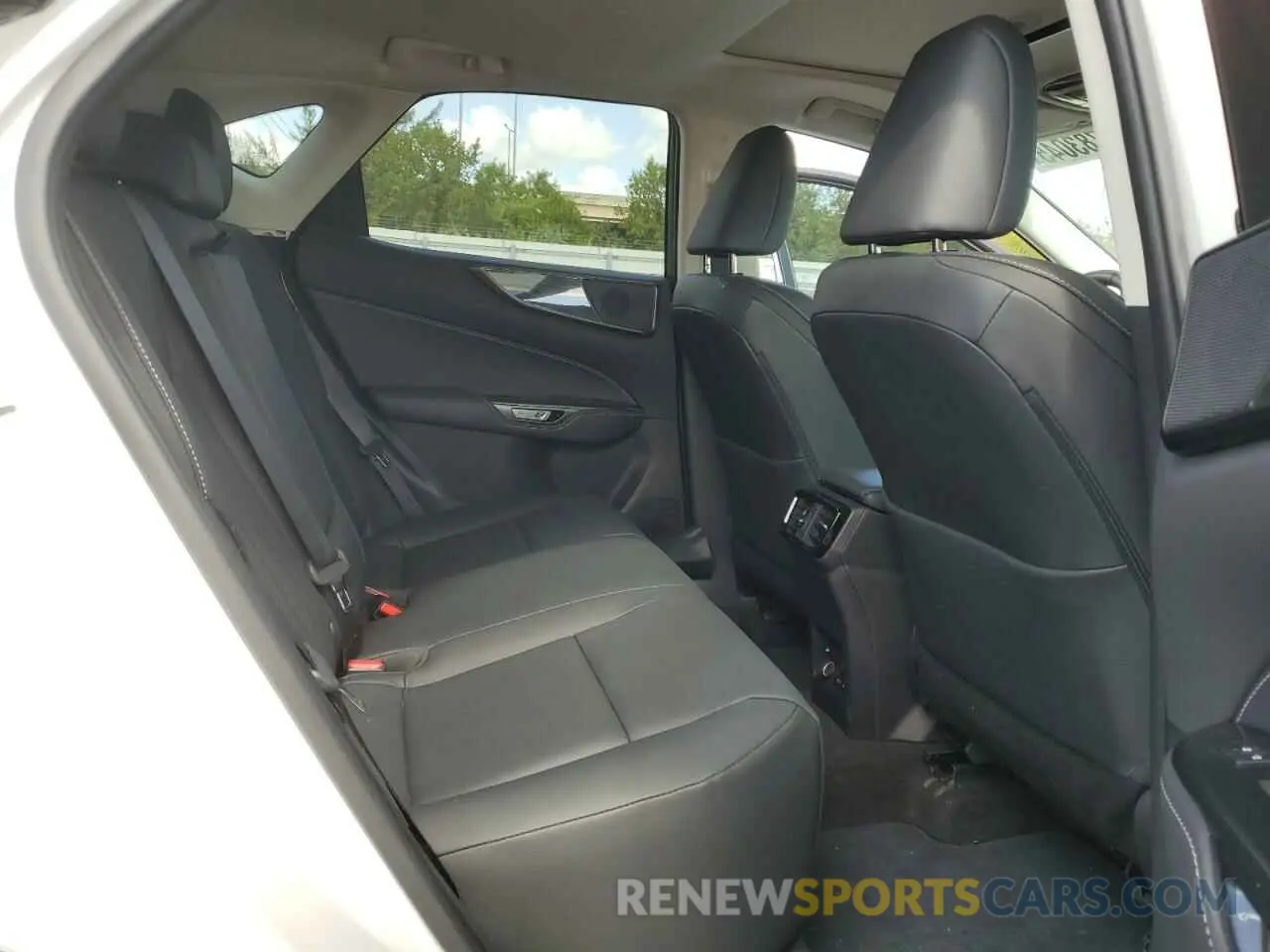 11 fotografías del automóvil dañado 2T2GDCAZ6RC015232 LEXUS NX 250 PRE 2024